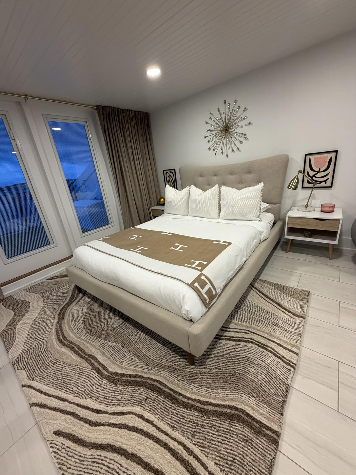 SAFAVIEH Fifth Avenue Collection Area Rug - 9' x 12', Beige & Ivory, Handmade Mid-Century Modern Abstract New Zealand Wool, Ideal for High Traffic Areas in Living Room, Bedroom (FTV121B) customer photo 1