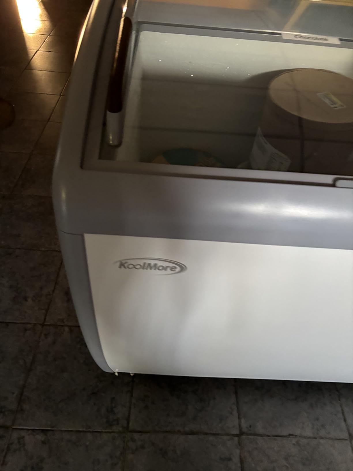 KoolMore MCF-16C Commercial Ice Cream Freezer Display Case, 16 Cu. Ft, White customer photo 2