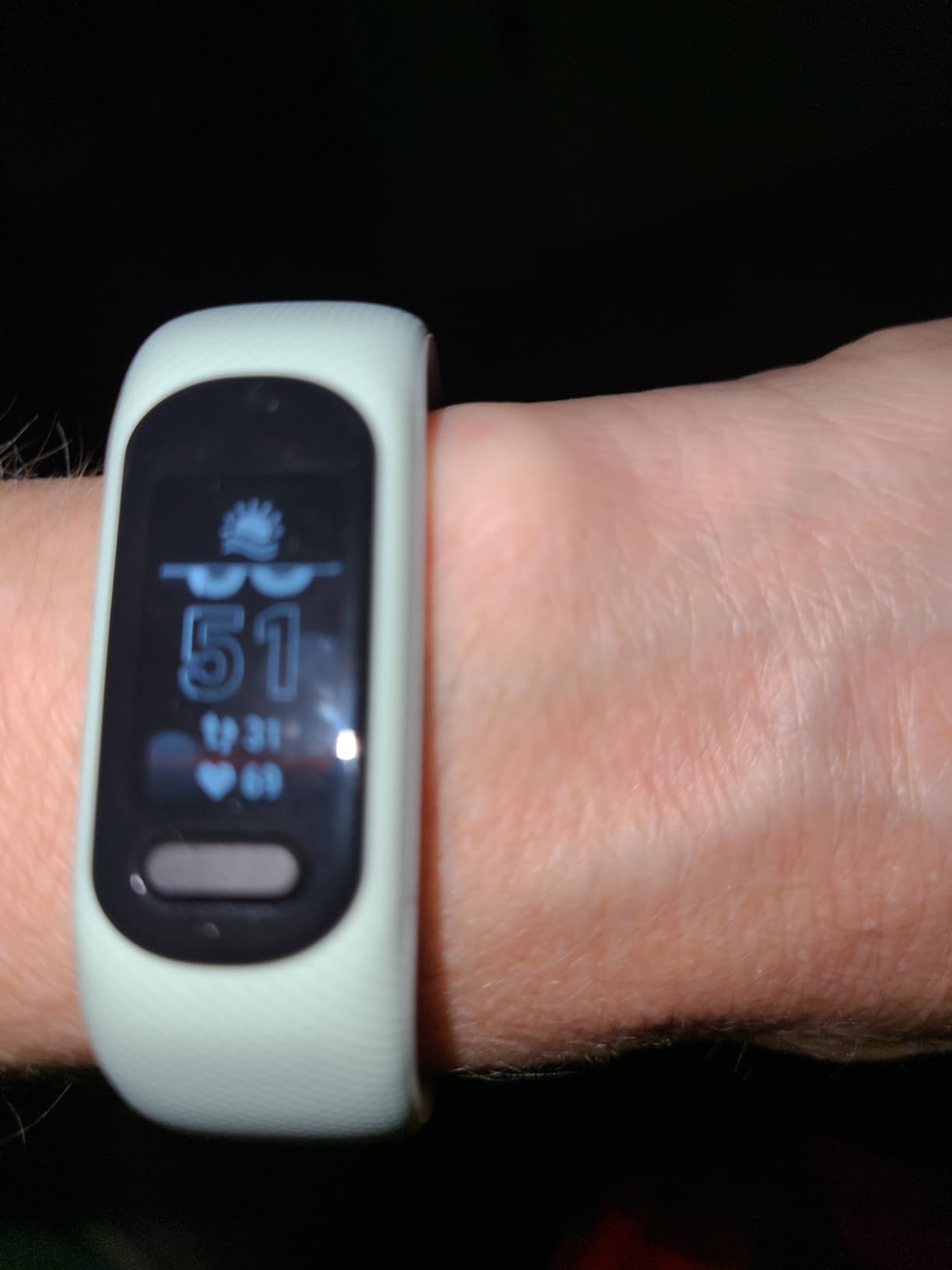 Garmin vivosmart 5, Fitness Tracker, Long-Lasting Battery, Simple Design, Black customer photo 2