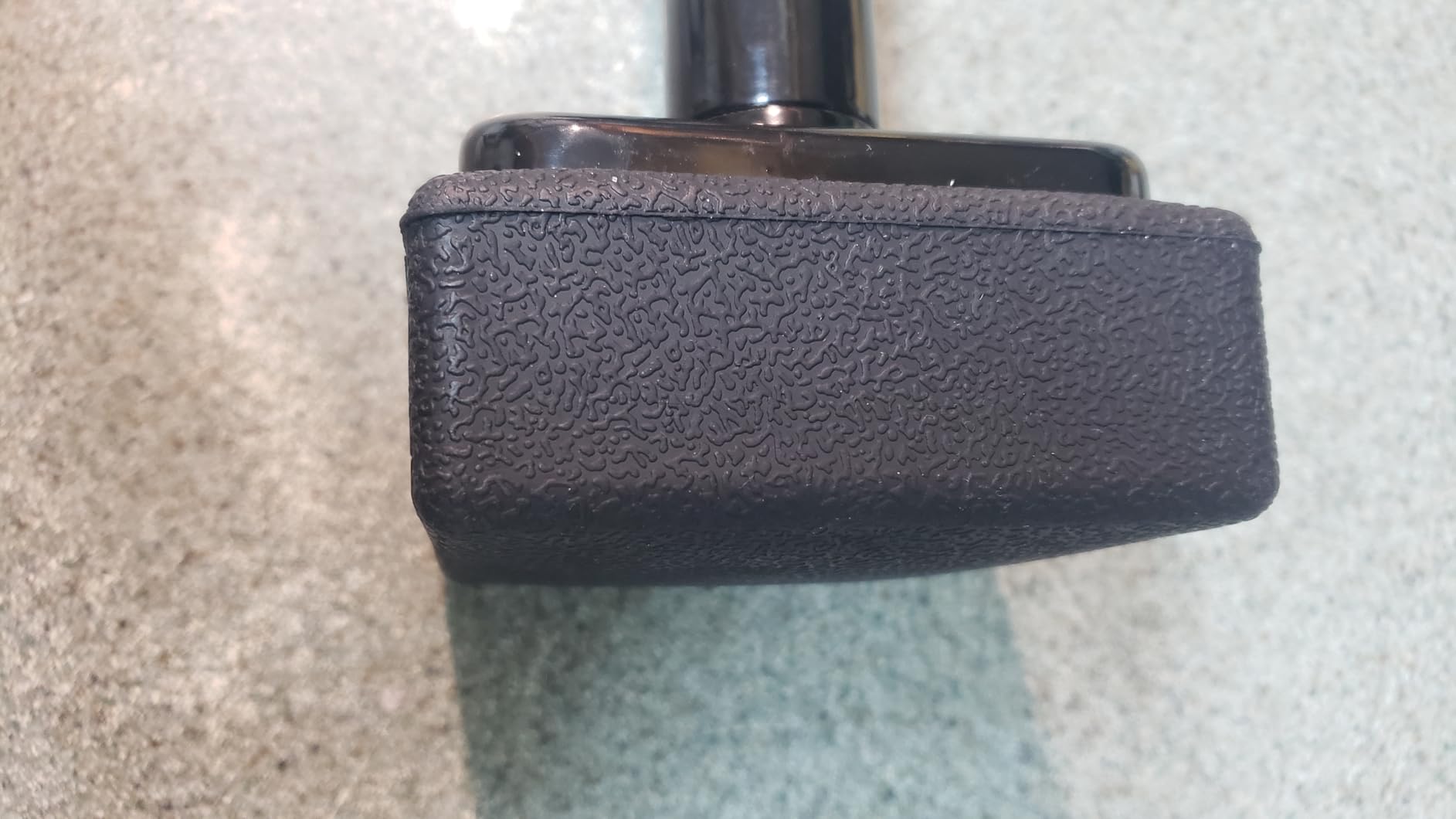MARSHALLTOWN Knee Kicker, Contractor Grade Carpet Stretcher | Stretches Carpet Over Tack Strip Tight, Soft Grip Handle, Foam Knee Pad, Pro Carpet Stretcher. EKK customer photo 2