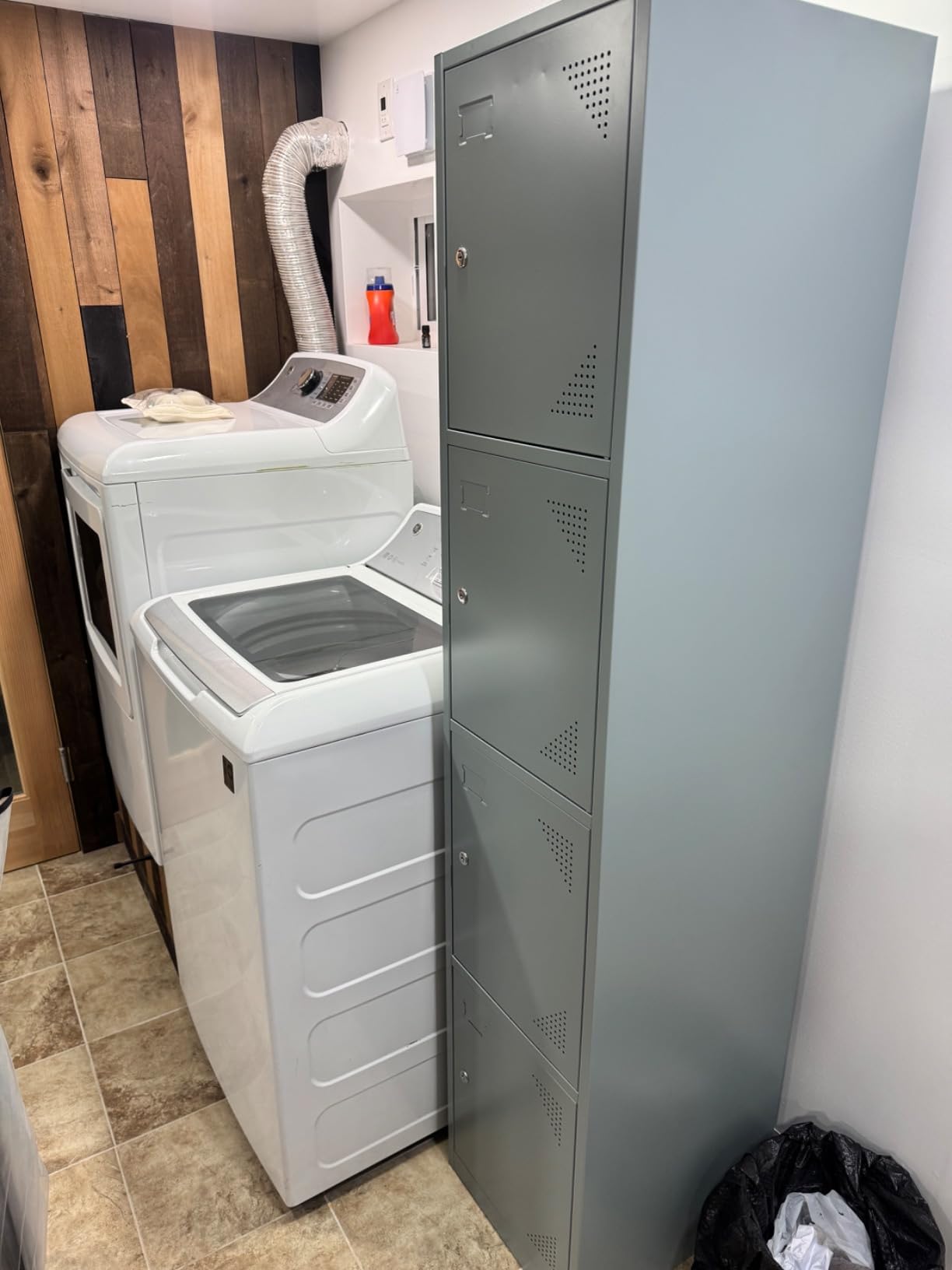 Letaya Metal Lockers for Employees, 71