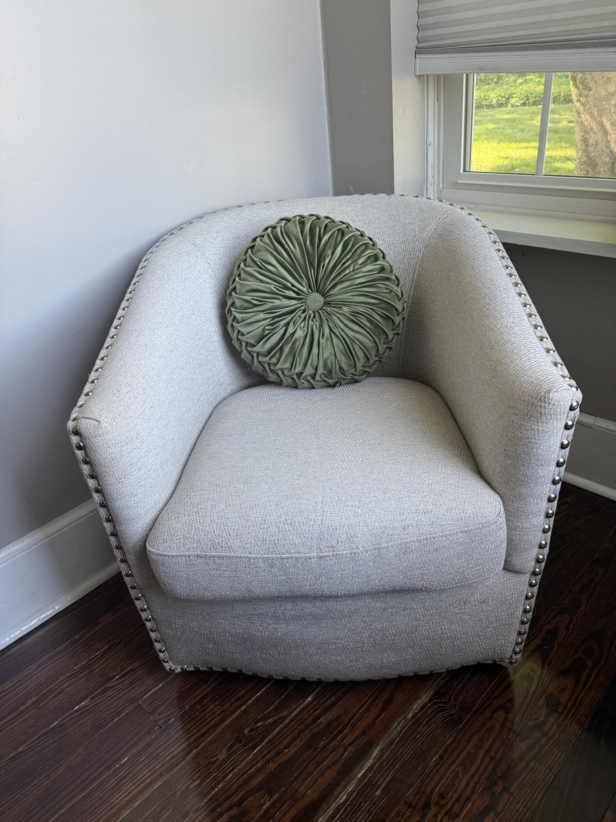 HIG Set of 2 Decorative Round Pleated Throw Pillows, Classy Accent Pumpkin Throw Pillows with Center Button, Vintage Velvet Floor Pillows for Sofa Couch Vanity Chair Bed, Navy customer photo 1