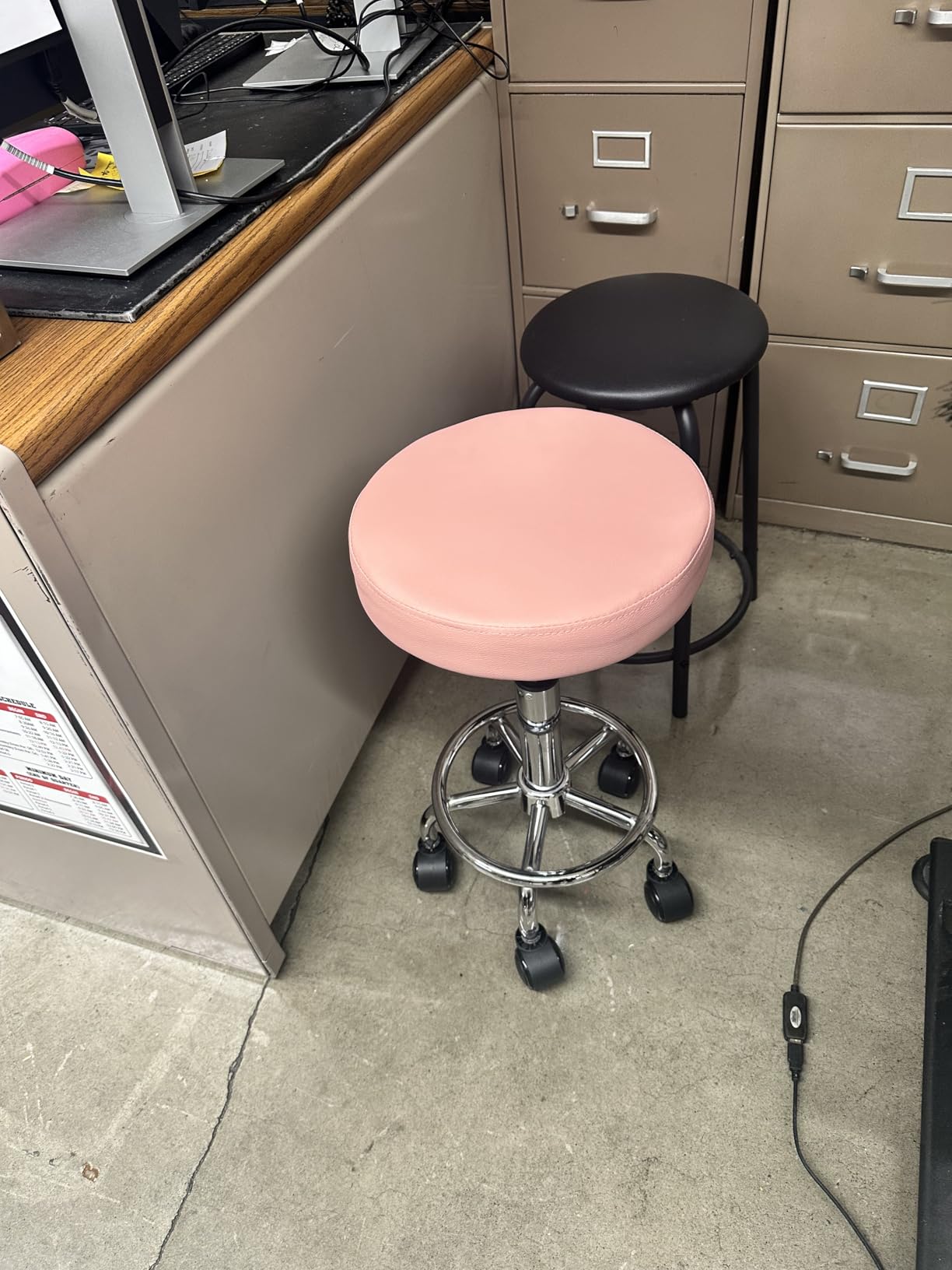 KKTONER PU Leather Round Rolling Stool with Foot Rest Swivel Height Adjustment Spa Drafting Salon Tattoo Work Office Massage Stools Task Chair (Pink) customer photo 2
