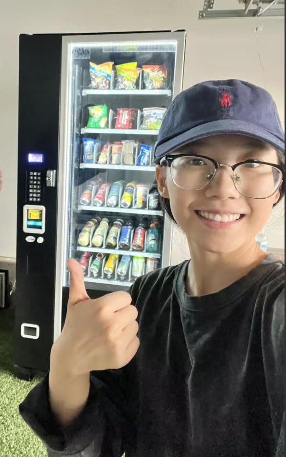 EPEX Snack Beverage Combo Vending Machine with LED Glass Front customer photo 1