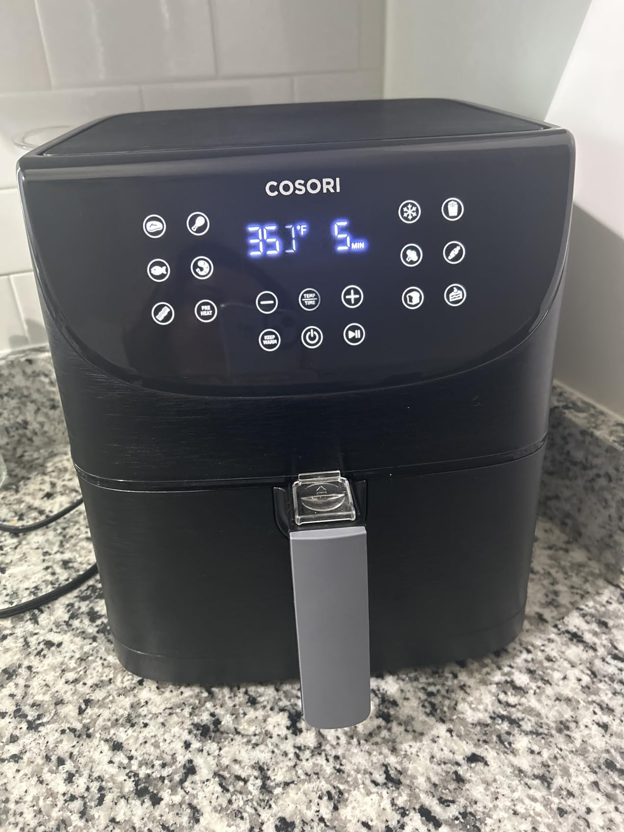 Cosori Pro Gen 2 Air Fryer 5.8QT, Upgraded Version, 13 One Touch Functions, Dishwasher-Safe Detachable Square Basket, Black customer photo 1