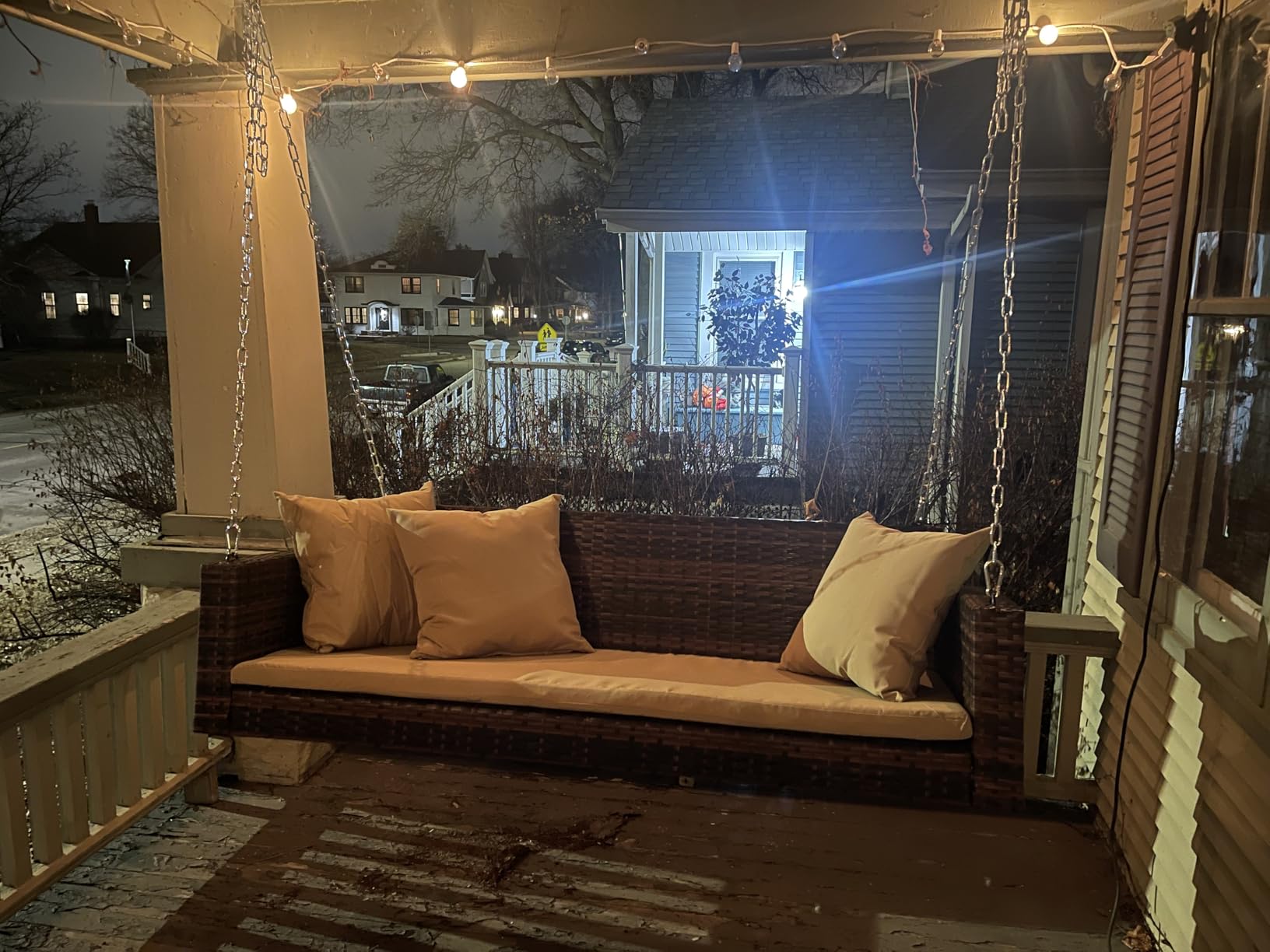 VINGLI Heavy Duty 800 LBS Wicker Hanging Porch Swing with Cushions & Chains, 4FT, Brown+Beige customer photo 2