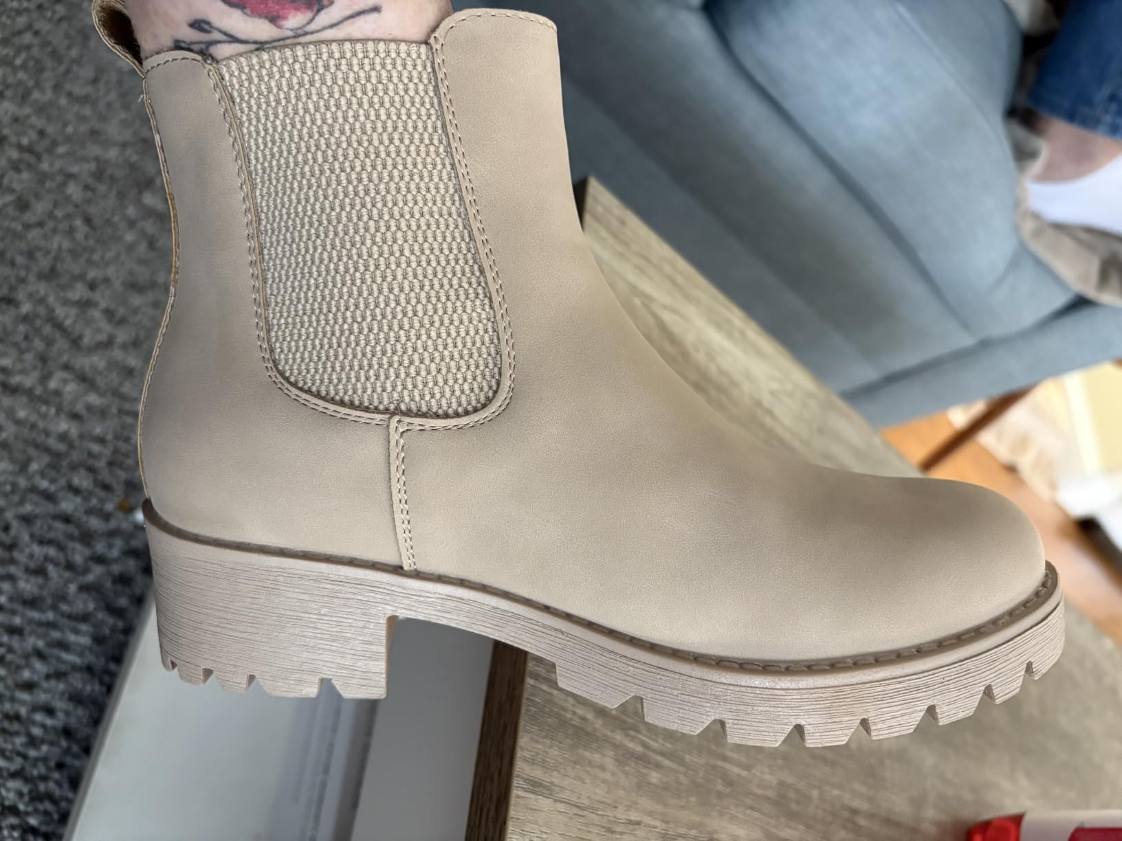 Vepose Women's Chelsea Ankle Boots Pull-On Low Heel Booties 9607 customer photo 1