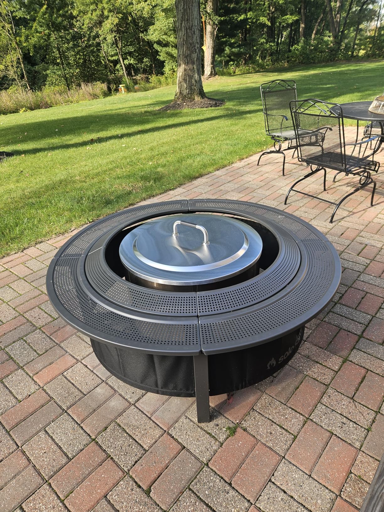 Solo Stove 42 Inch Fire Pit Surround Tabletop - Portable Protective Barrier for Wood Burning Fire Pits for Safety & Extra Space - Powder-Coated Steel and UV-Resistant Outdoor Fabric, Black customer photo 2