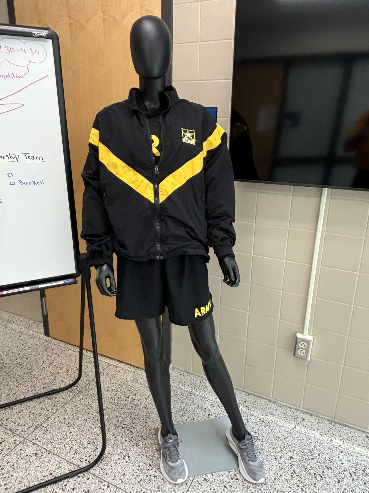 Full Body Mannequin Male Dress Form Display - 6 FT Manikin Torso Stand Realistic Mannequin Body for Retail Clothing Shops, White customer photo 2