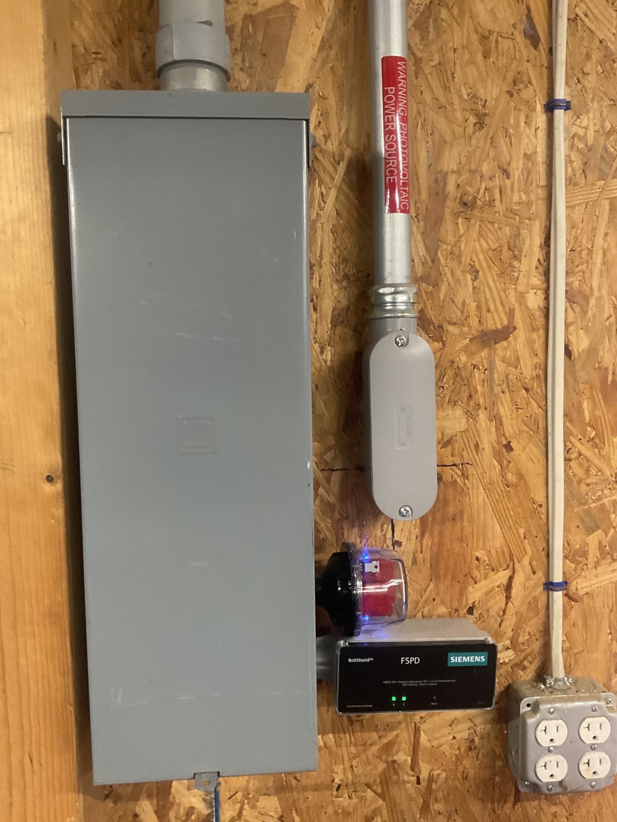 Siemens Boltshield FSPD140 Level 2 Whole House Surge Protection Device Rated for 140,000 Amps, 120/240V customer photo 1