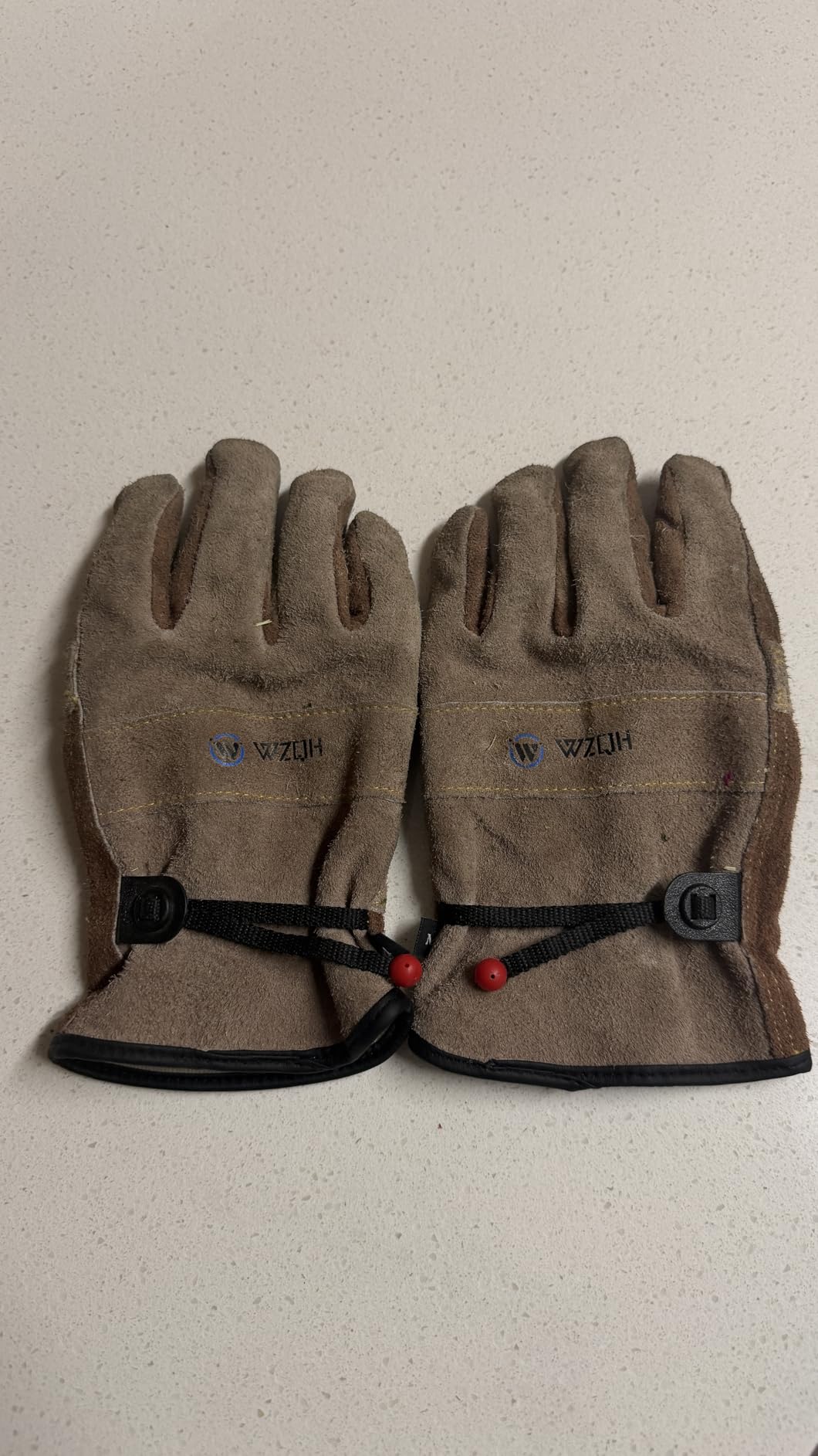 WZQH Leather Work Gloves for Men or Women. Large Glove for Gardening, Tig/Mig Welding, Construction, Chainsaw, Farm, Ranch, etc. Cowhide, Cotton Lined, Utility, Firm Grip, Durable. Coffee-grey L customer photo 1