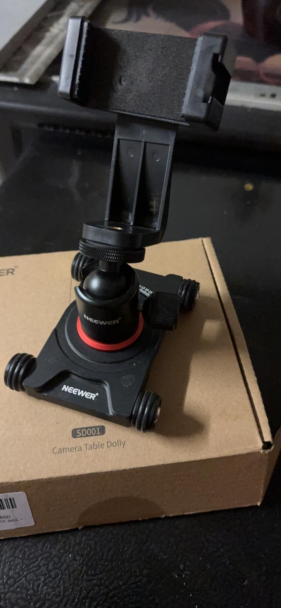 NEEWER Camera Slider Dolly with Ball Head & Phone Clamp, 4 Wheeled Tabletop Dolly Manual Skater with 360 Degree Panorama, SD001 customer photo 1