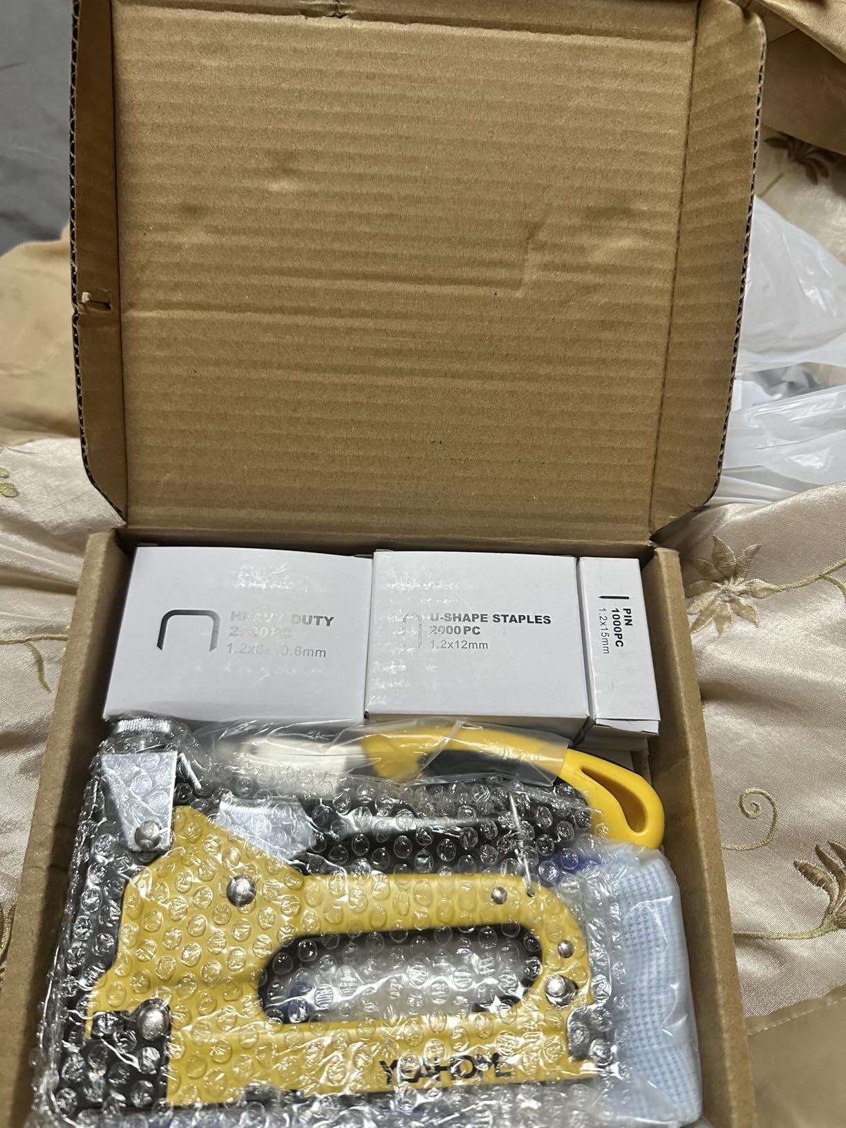 YEAHOME Electric Staple Gun, 2 in 1 Electric Light Duty Brad Nailer/Stapler, 3.7V Power Cordless Stapler Tacker with USB Charger Cable, 1000 Staples for Upholstery, Material Repair and Carpentry customer photo 1