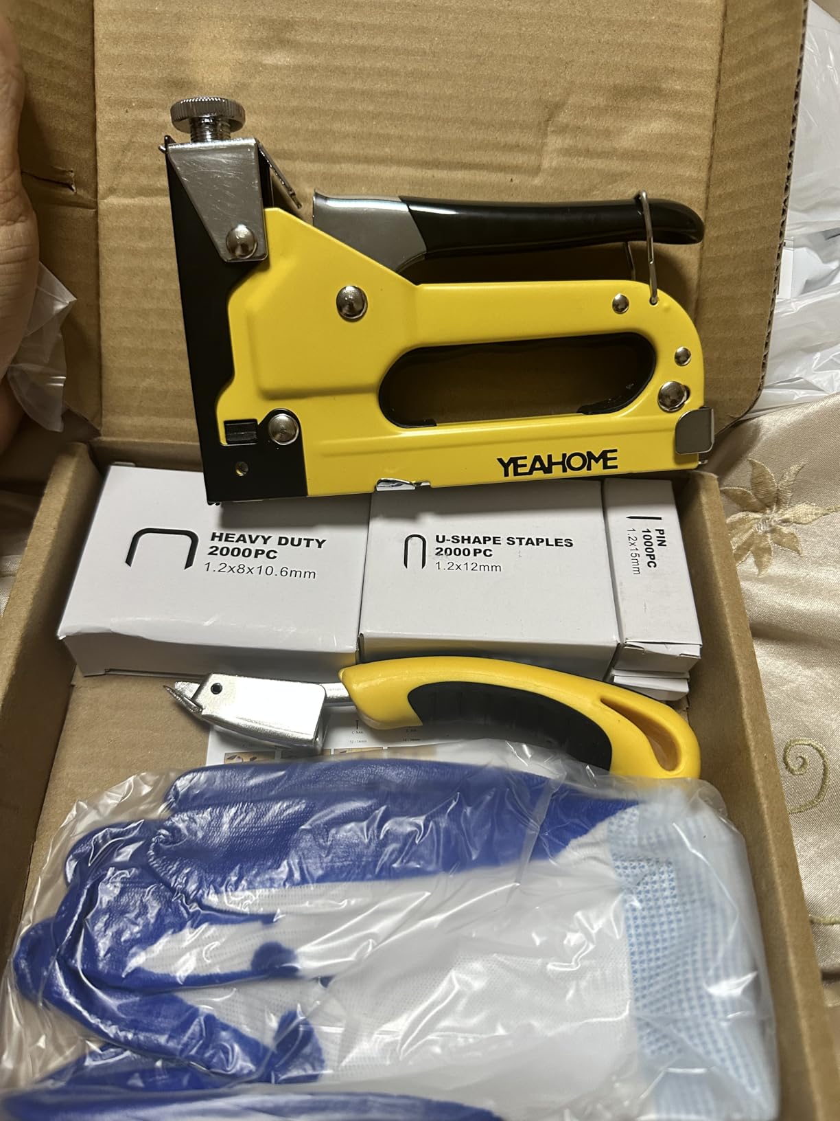 YEAHOME Electric Staple Gun, 2 in 1 Electric Light Duty Brad Nailer/Stapler, 3.7V Power Cordless Stapler Tacker with USB Charger Cable, 1000 Staples for Upholstery, Material Repair and Carpentry customer photo 2