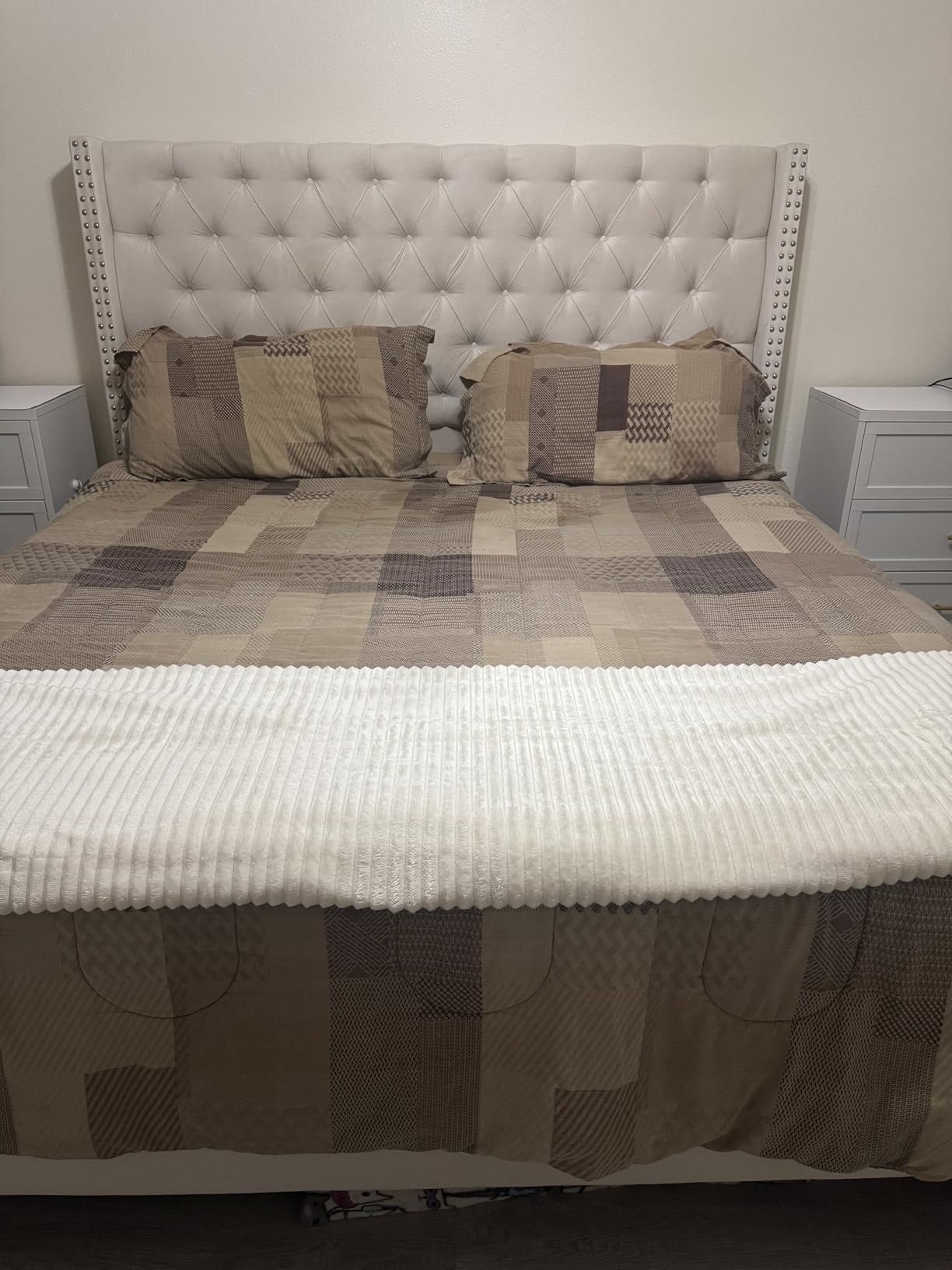 Jocisland King Size Bed Frame 61.4 inch Extra Tall Wingback Headboard Velvet Upholstered Deep Button Tufted Platform Bed with Solid Wood Legs and Wood Slats, No Box Spring Needed, Easy Assembly, Cream customer photo 2