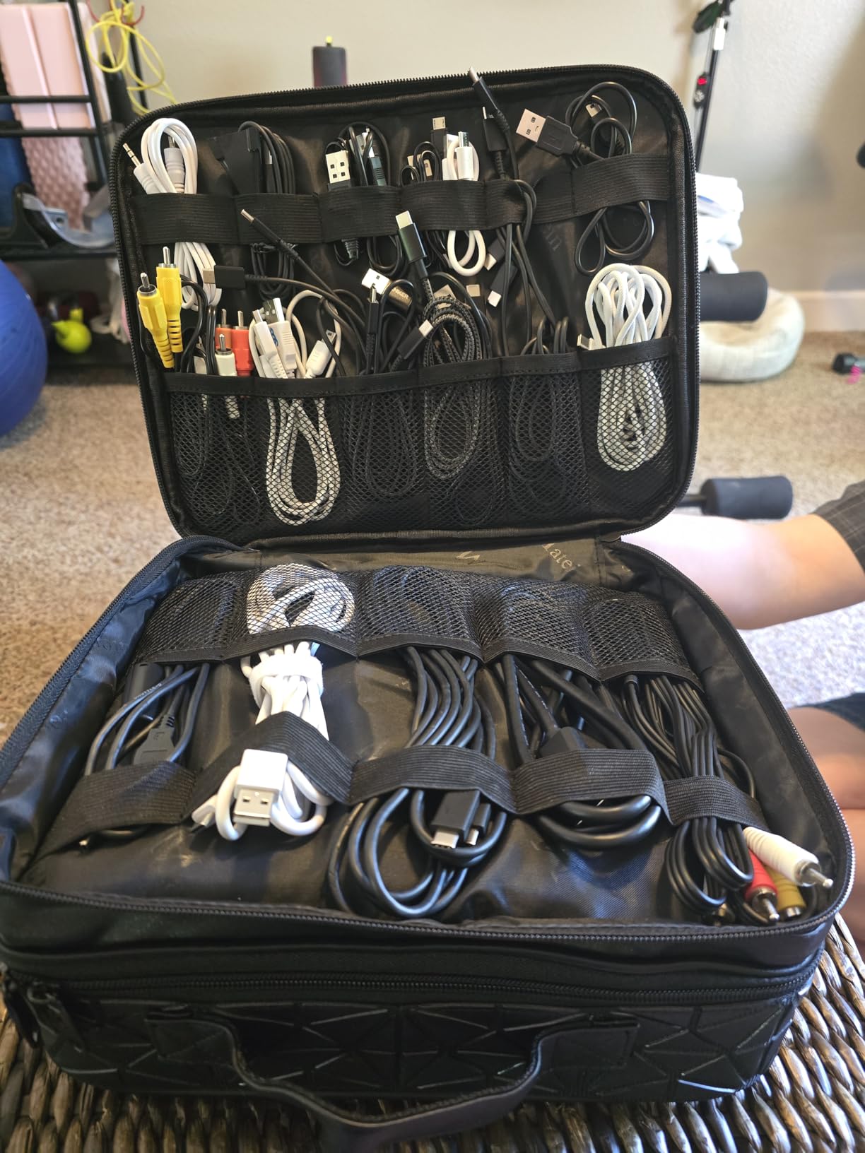 MATEIN Cord Organizer Case with Adjustable Divider, DJ Cable File Bag for DJ Gear, Sound Instrument and Music Equipment Accessories, Shockproof Portable Double Layer Cord Bags, Black customer photo 1