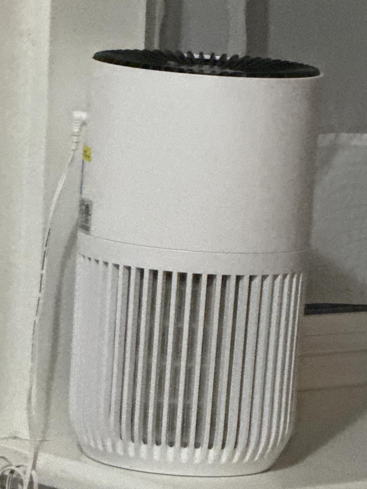 GoveeLife Mini Air Purifier for Bedroom, Smart Filter Air Purifier with App Alexa Control for Pet Hair, Odors, Pollen, HEPA Portable Air Cleaner with 3 Speeds, 2 Modes, Timer, Aroma for Home customer photo 1