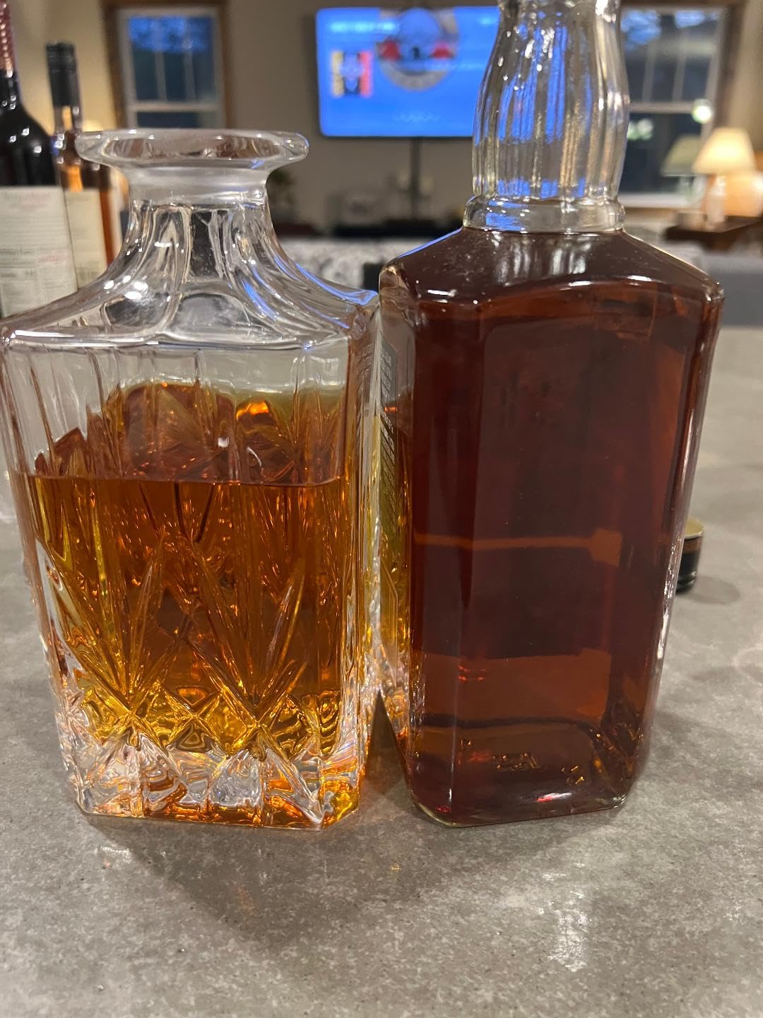 1 Gallon Oak Aging Barrel (Distillery Series - Steel Hoops, Unvarnished) with Wood Stand, Bung and Spigot - 5 Liter Charred Oak Bourbon Whiskey Barrels For The Home Brewer, Distiller, Wine Maker customer photo 2