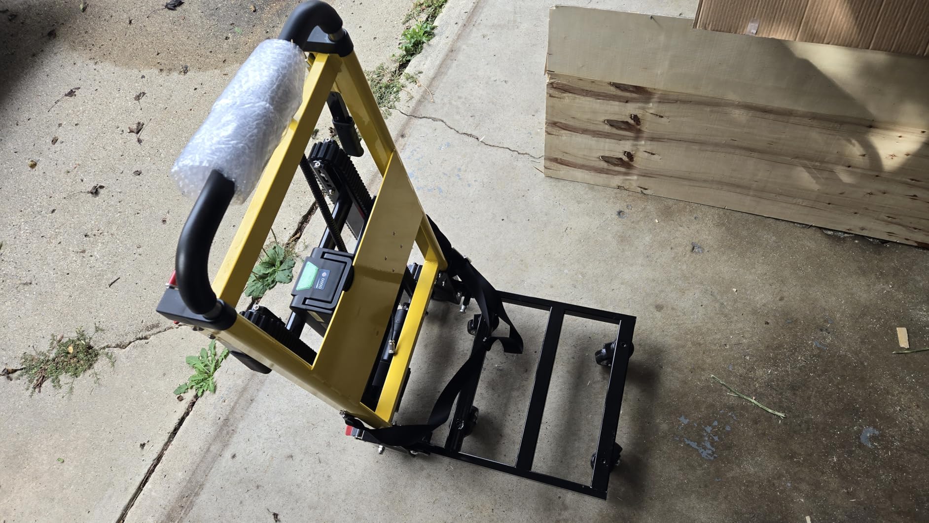 Electric Stair Climbing Dolly, Heavy Duty, Powered Stair Climber Dolly Cart with 6 Wheels Motor Powered for Furniture Logistics Warehouse, Yellow customer photo 2