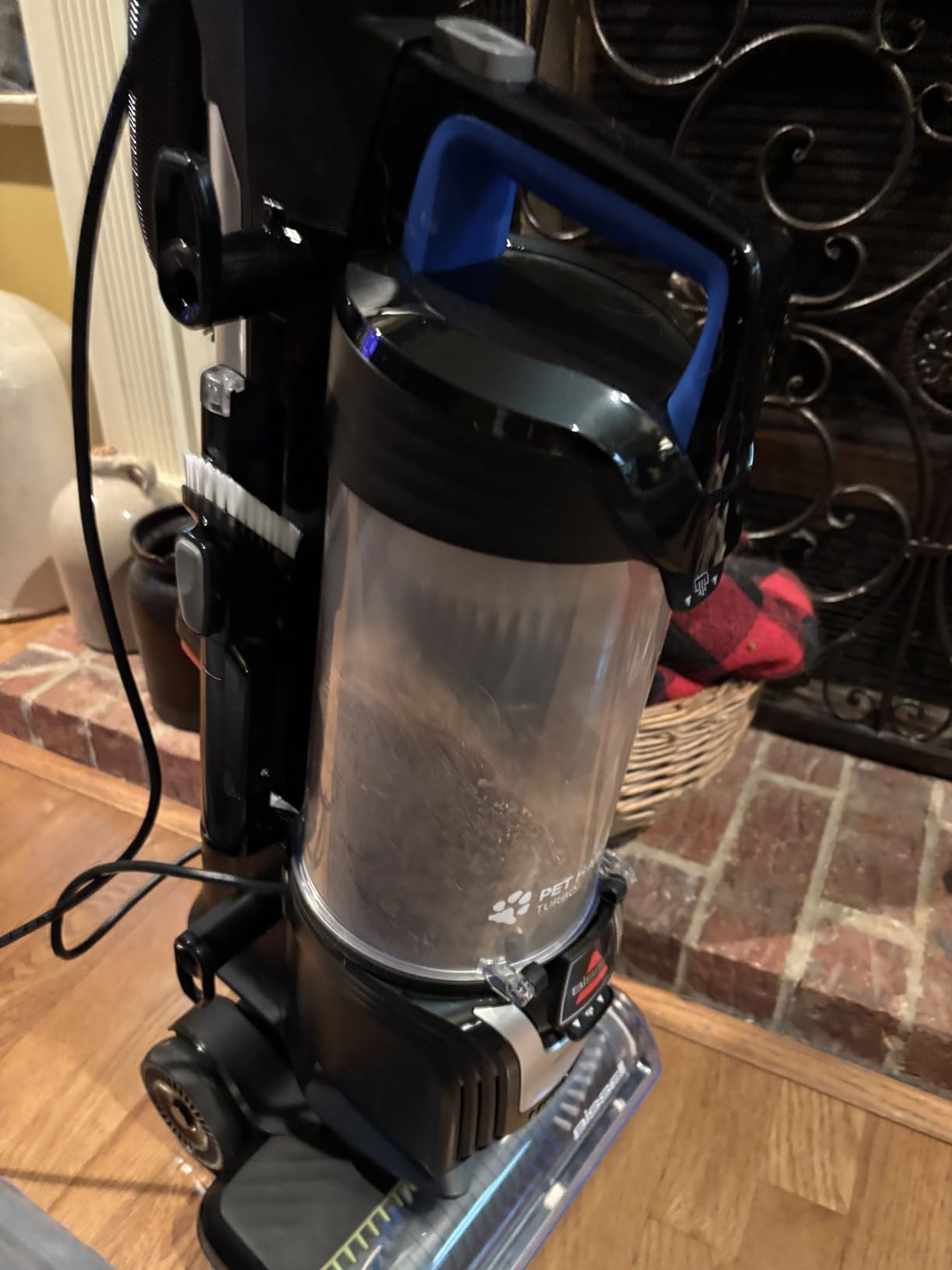 Bissell Pet Hair Eraser Turbo Lift-Off Vacuum, w/Self-Cleaning Brush Roll, HEPA Filtration, Powerful Pet Hair Pickup with TurboBrush Pivot Tool & LED-lit dusting Brush & Crevice Tool, 3774F customer photo 1