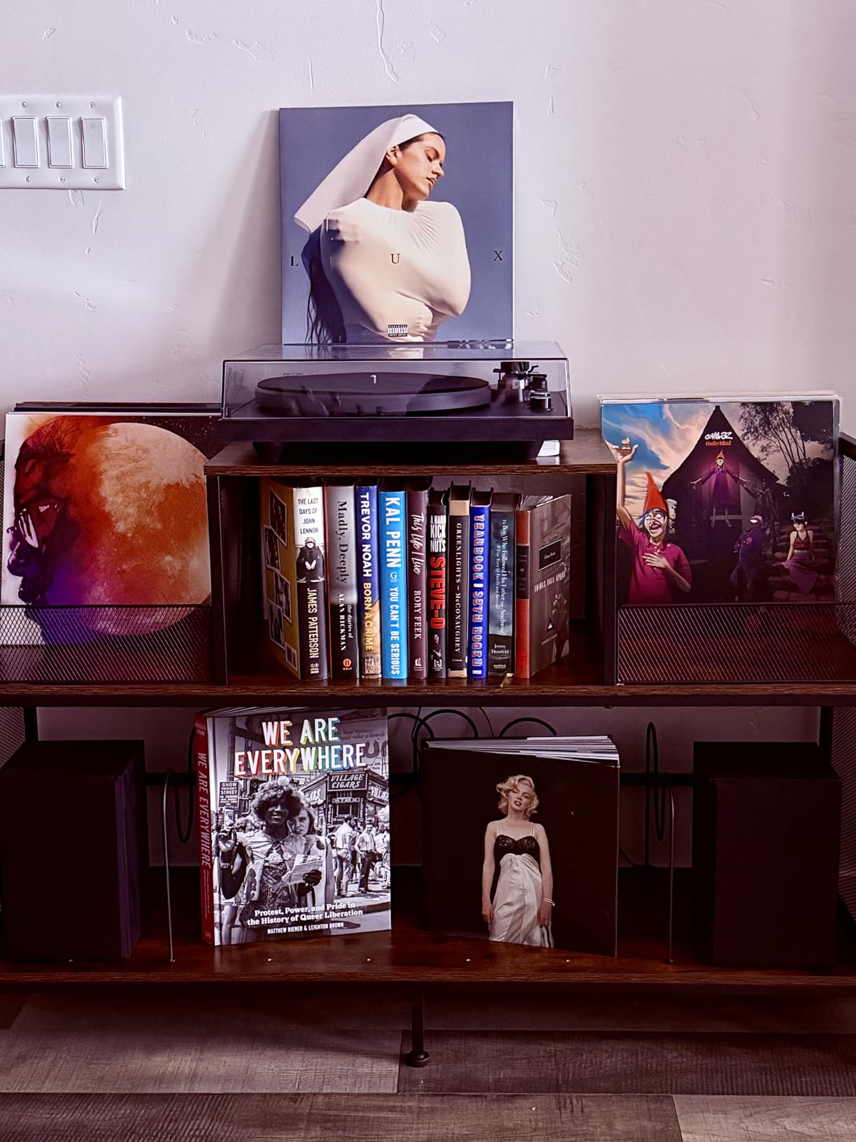 Sonyabecca Large Vintage Record Player Table with 4 Adjustable Dividers, Vinyl Record Storage Cabinet for Up to 350 Albums, Medieval Turntable Stand for Living Room, Bedroom (patent pending) customer photo 1