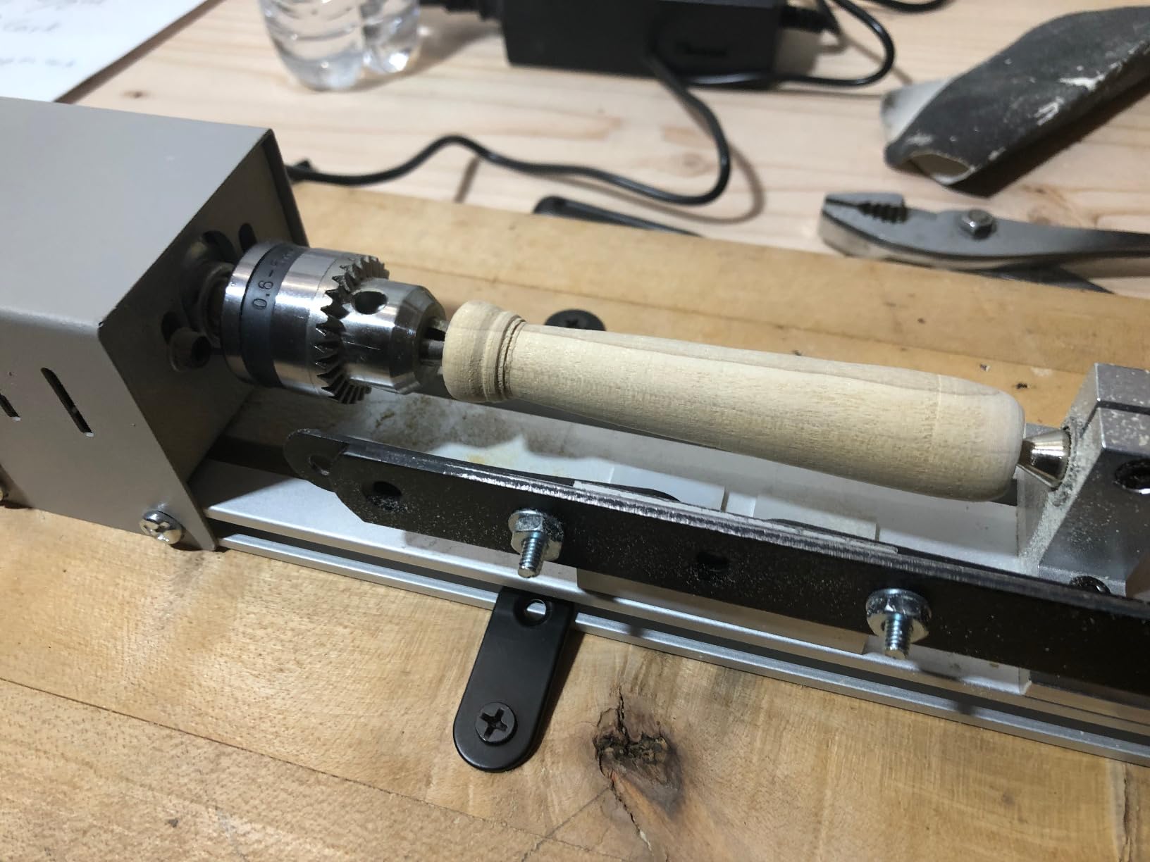 VEVOR Mini Lathe Machine, 2.76 in x 6.3 in, 24VDC 96W Mini Wood Lathe Tools Milling Machine Accessories, 7 Speeds 4220-8450 RPM customer photo 2