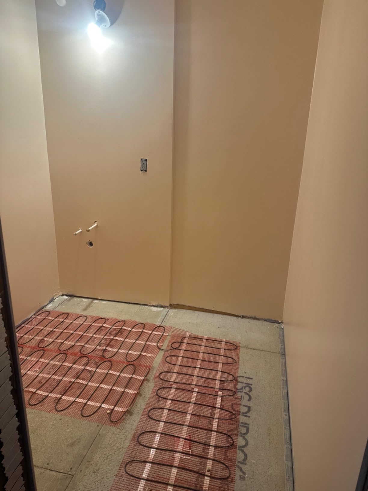 VEVOR Floor Heating Mat, 20 Sq. ft, Electric Radiant in-Floor Heated Warm System with Digital Floor Sensing Thermostat, Includes Installation Monitor, Adhesive Back for Easy Installation on The Floor customer photo 2