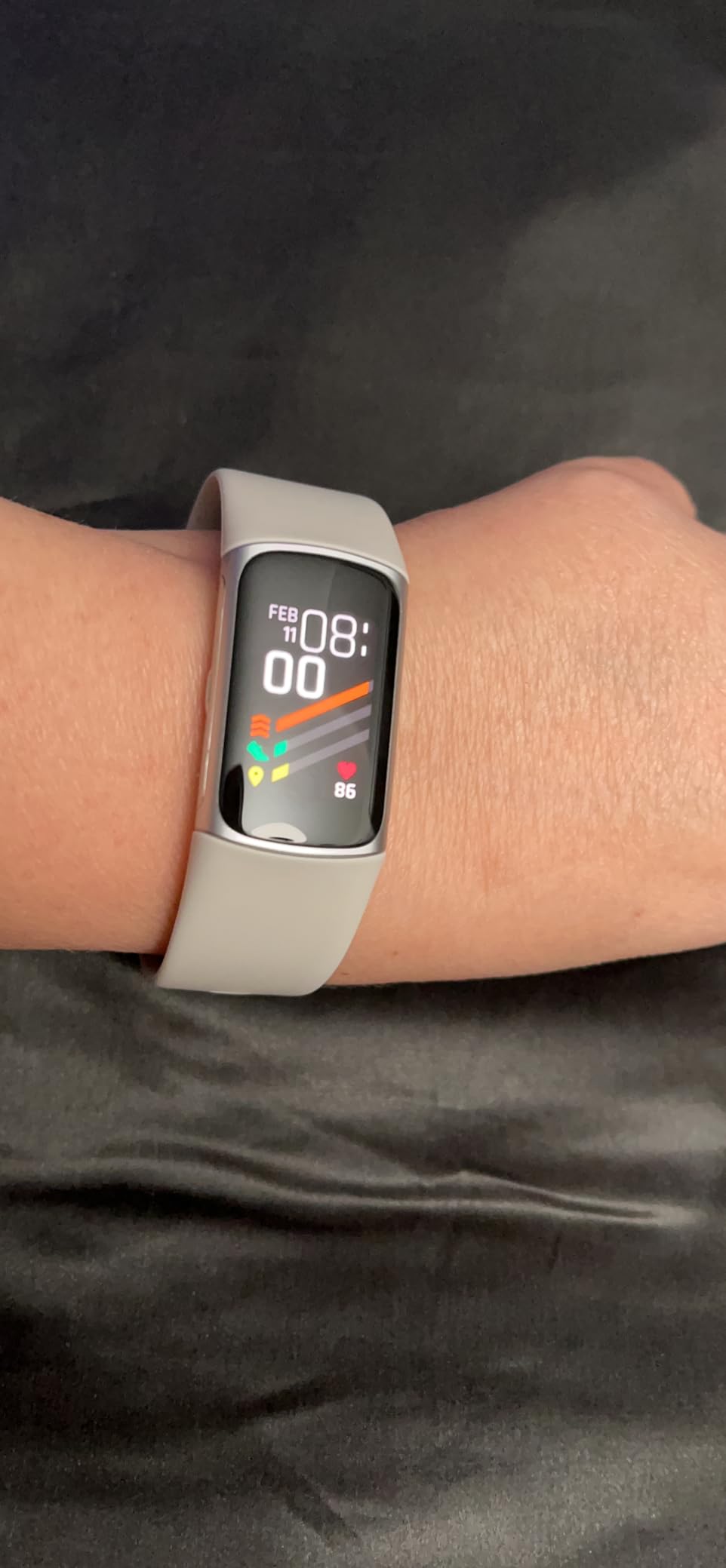 Google Fitbit Charge 6 - Fitness Tracker - Porcelain/Silver customer photo 1