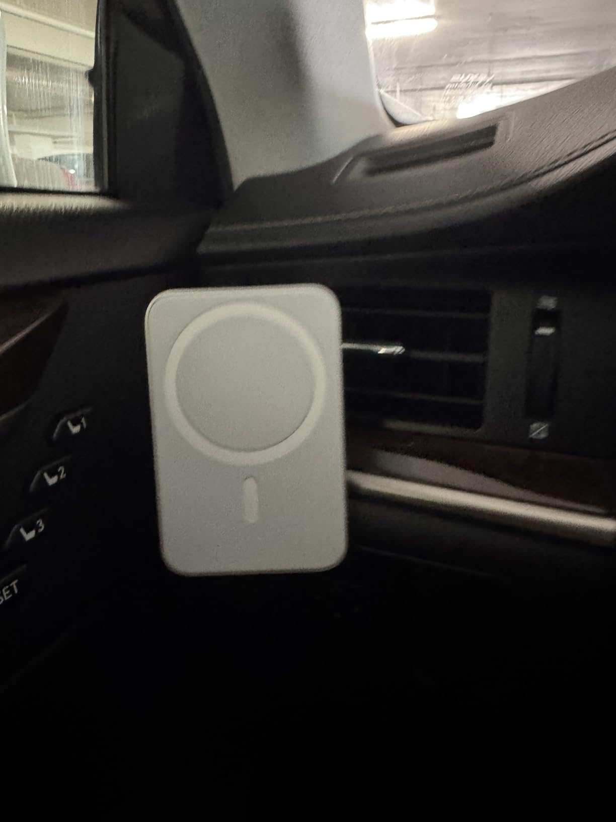 Belkin MagSafe Vent Mount Pro - MagSafe Compatible Phone Mount for Car - Wireless Magnetic Phone Holder Mount for iPhone 17, iPhone 16, 15, Pixel 10 & More customer photo 2