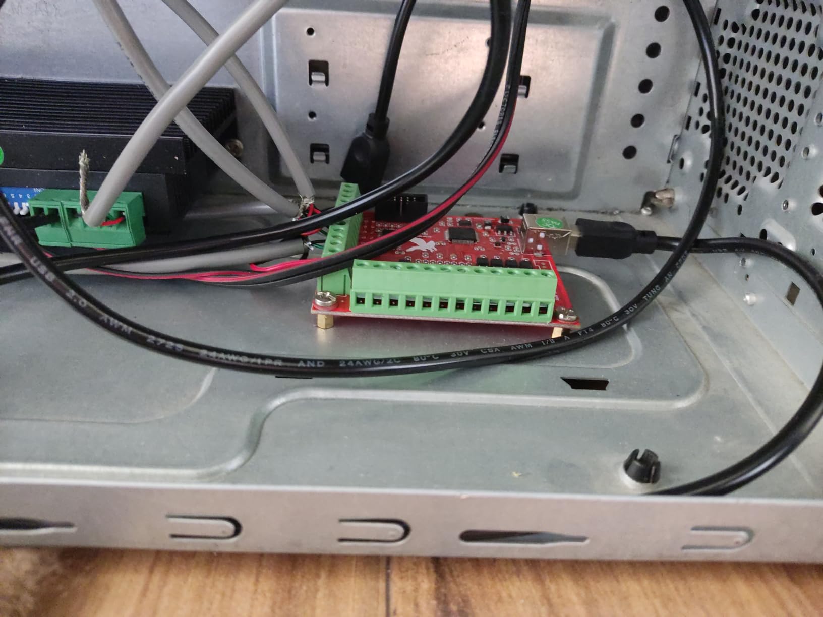 4 Axis USB Mach3 Motion Control Card, Red 4-Axis Linkage MACH3 CNC Controller Board, Stepper Motor Driver Control Card 100KHz 4 Inputs Breakout Board for CNC Router Engraving Machine customer photo 1