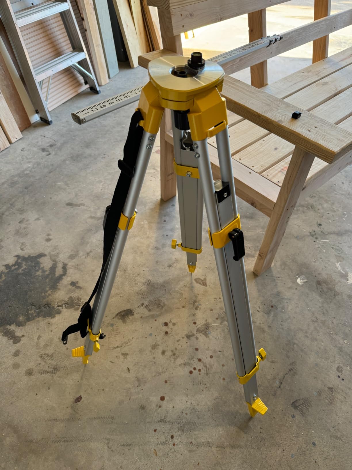 Professional Surveying Tripod & Aluminum Grade Rod Combo - 9ft Telescopic Rod + 65