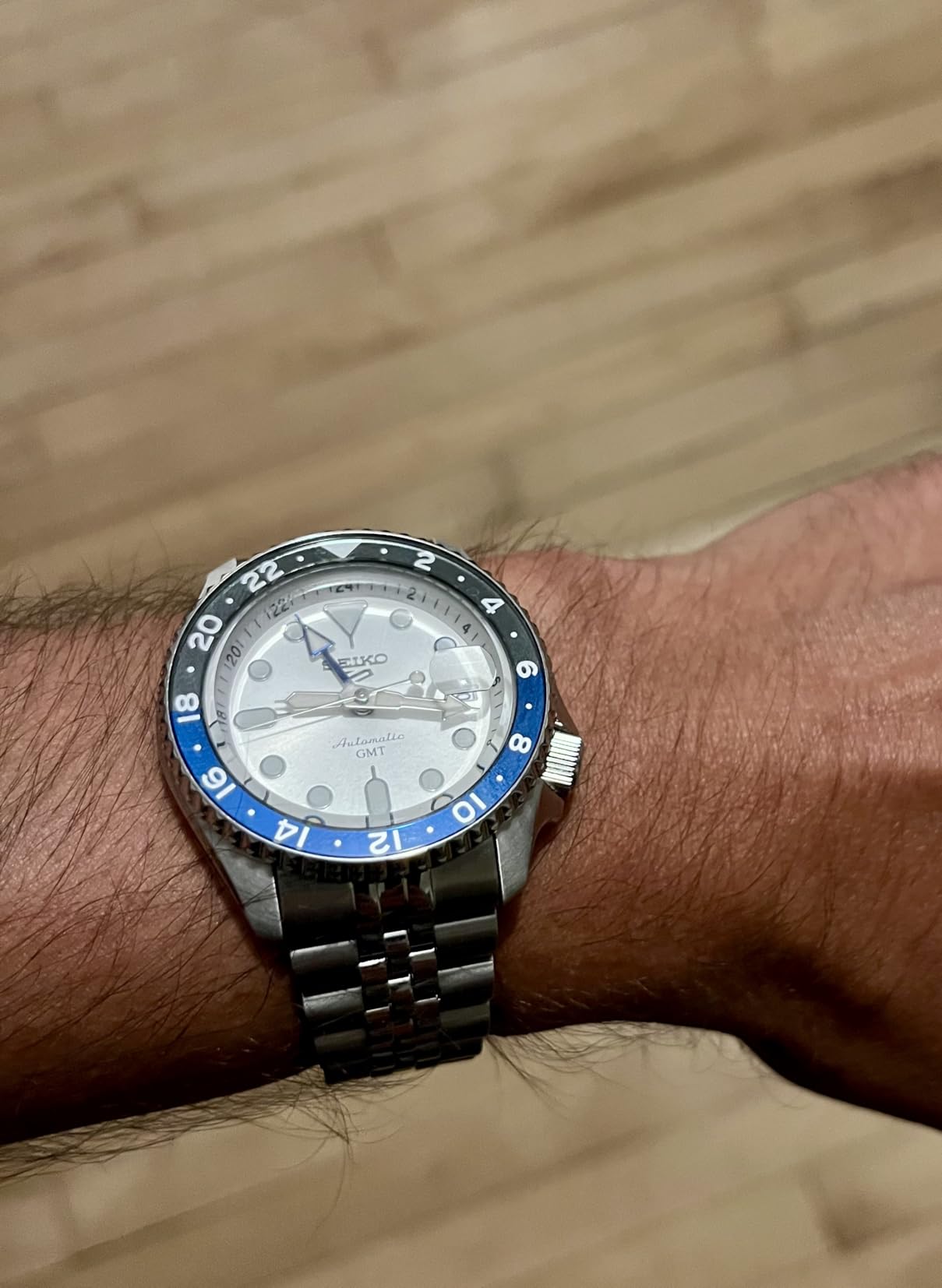 Seiko Automatic Watch for Men - 5 Sports Collection - Stainless Steel, GMT Hand - Water-Resistant 100M customer photo 1