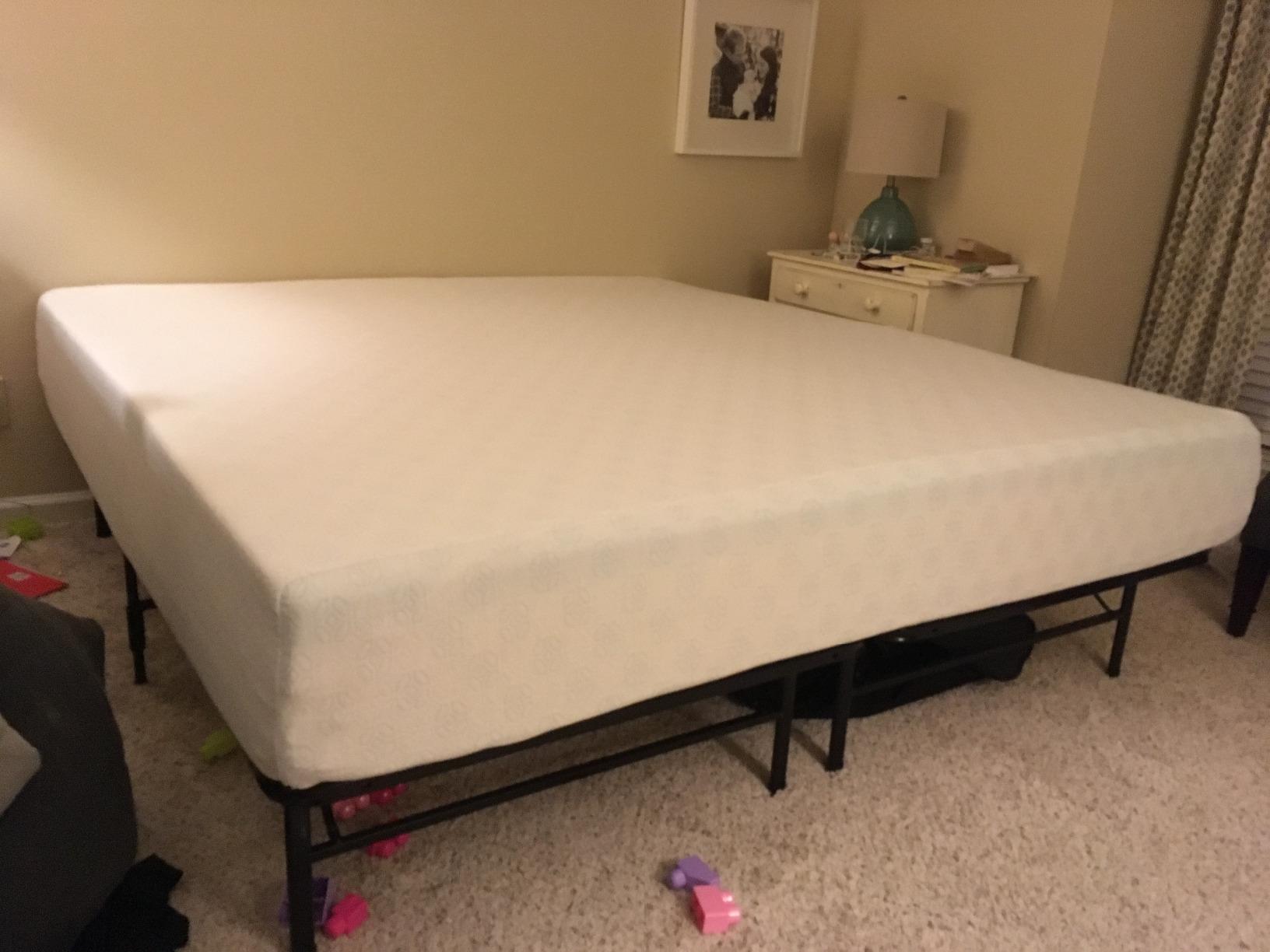 Zinus 12 Inch Green Tea Cooling Memory Foam Mattress [New Version], Queen, Fiberglass Free, Medium Firmness, Cooling Gel Foam, Certified Safe Foams & Fabric, Mattress in A Box customer photo 1