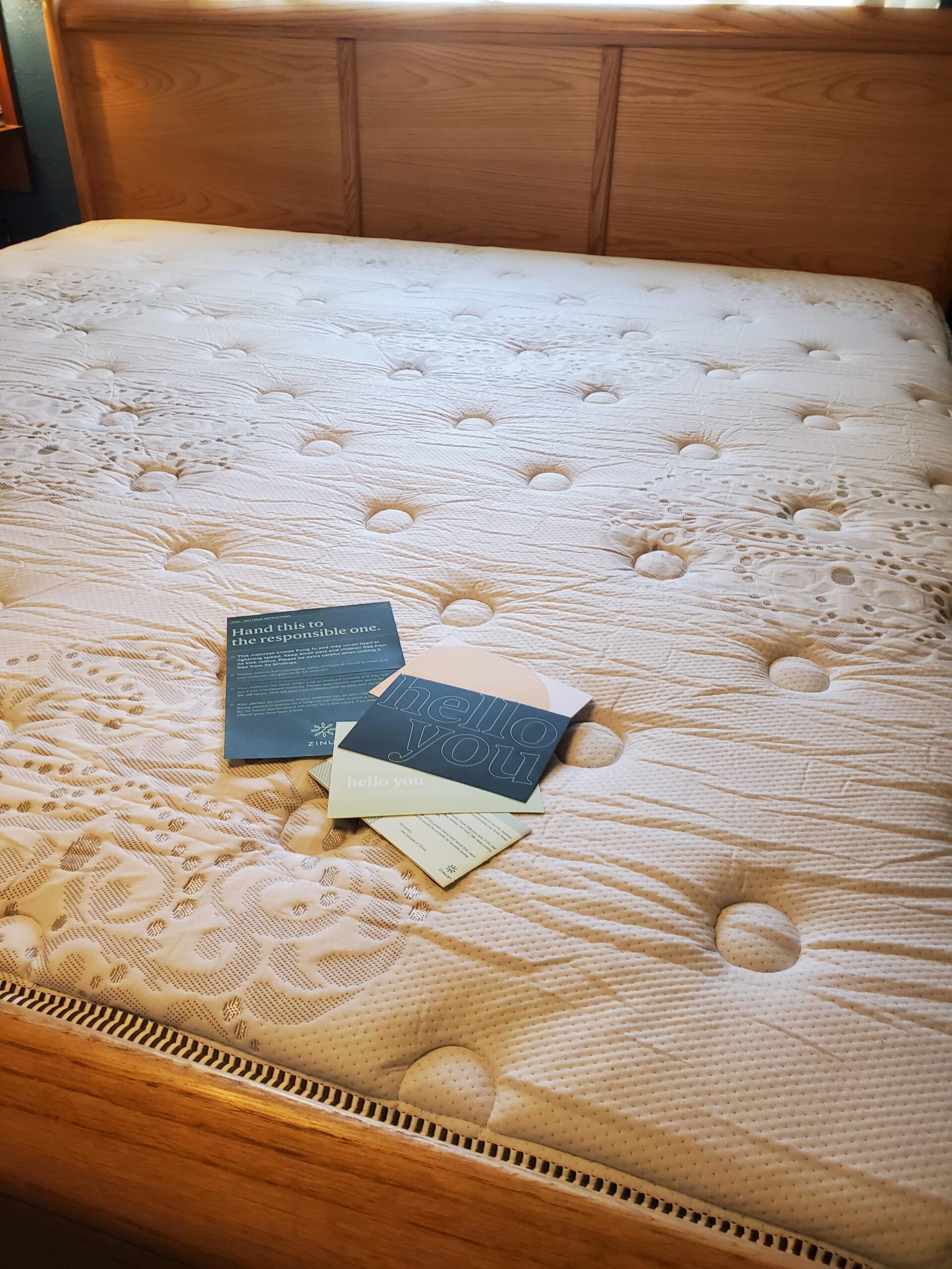 Zinus 12 Inch Comfort Support Hybrid Mattress [New Version], Queen, Fiberglass Free, Medium Plush, Motion Isolation, Certified Safe Foams & Fabric, Mattress in A Box customer photo 2