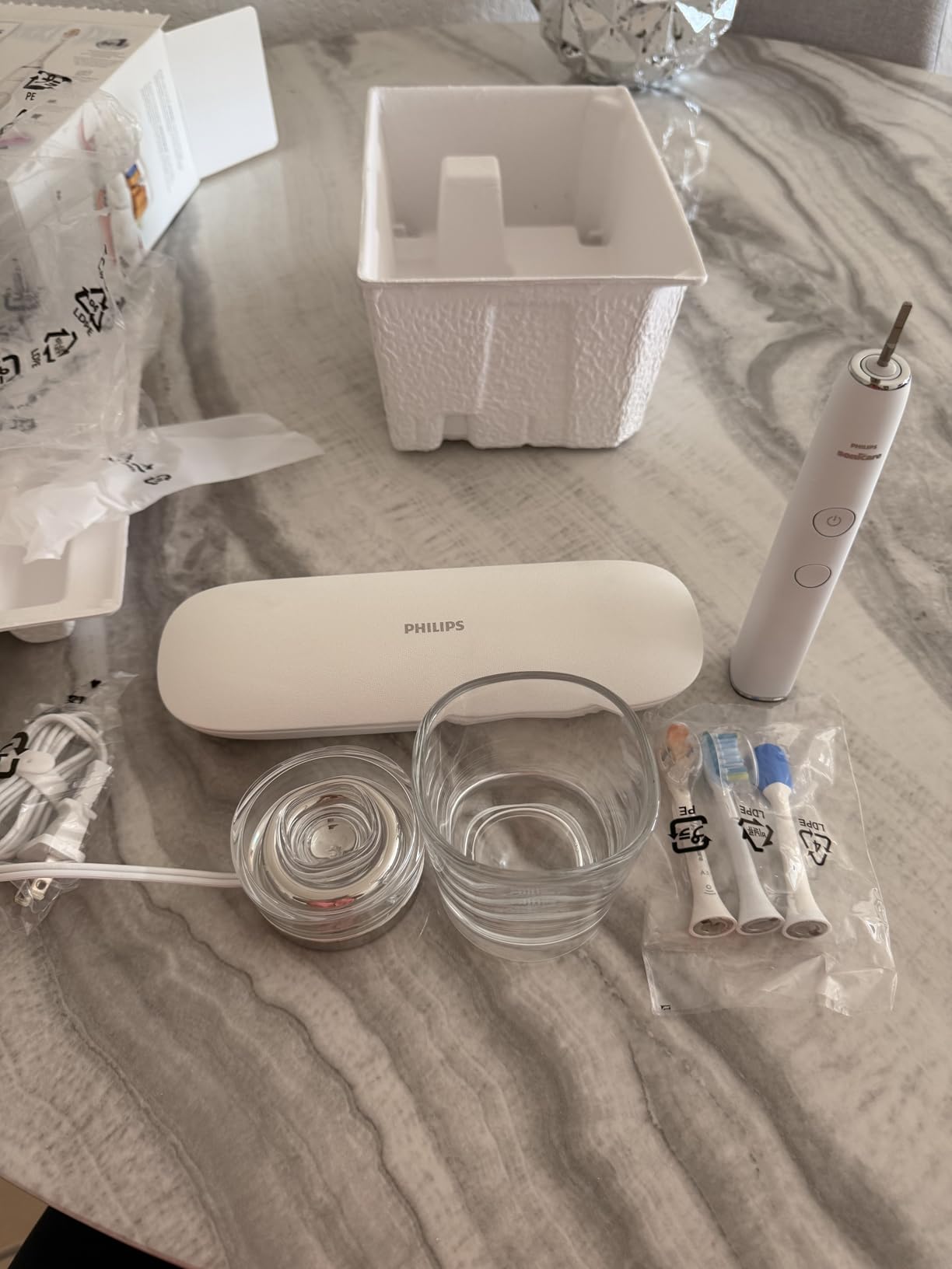 DiamondClean Smart 9500 Electric Toothbrush - Sonic Toothbrush with App, Pressure Sensor, 15 Brushing Settings, Replacement Reminder, USB Charging Travel Case, Black, Model HX9923/11 customer photo 1