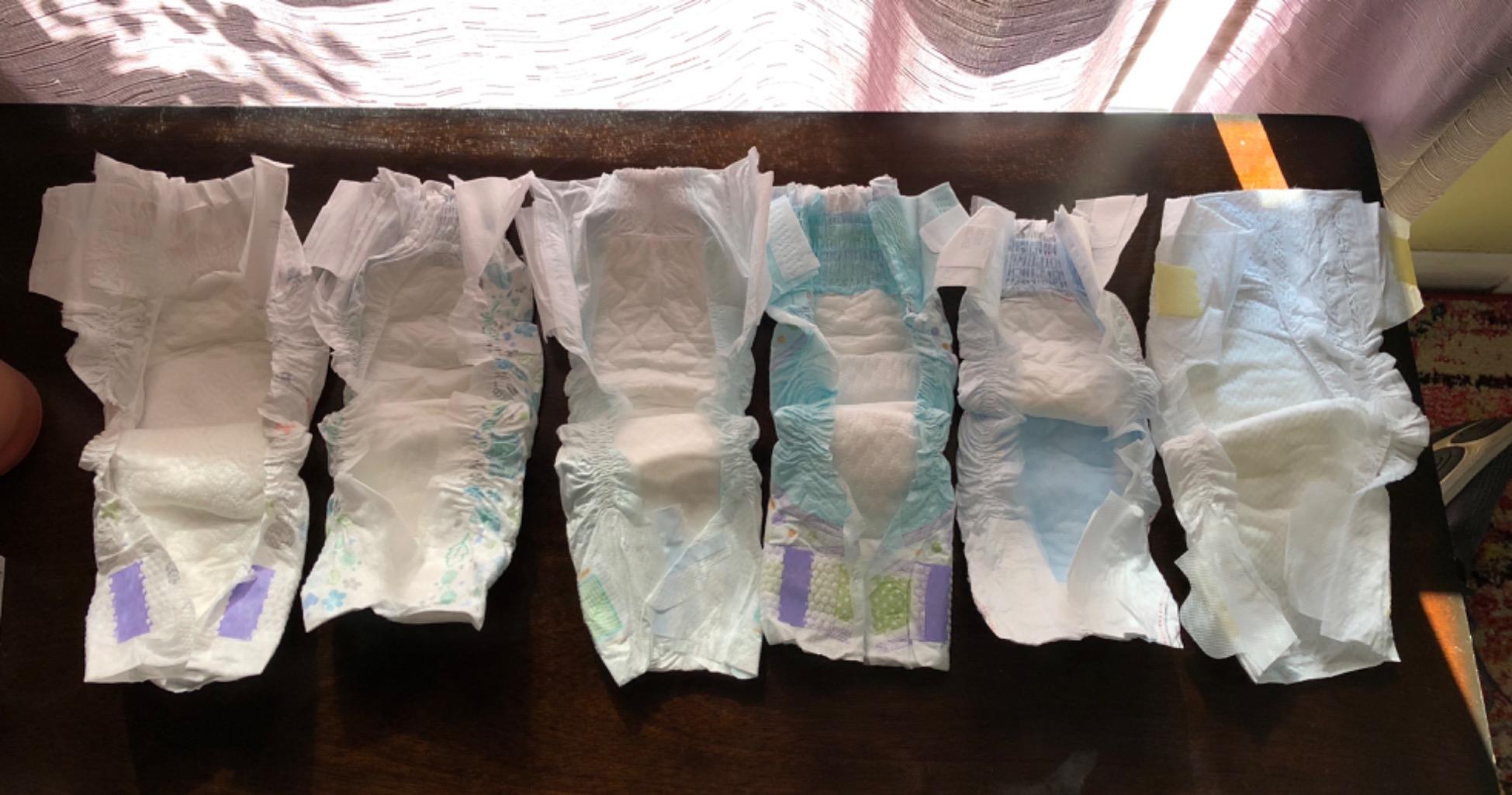 Huggies Little Snugglers Baby Diapers, Size Newborn (up to 10 lbs), 144 Count customer photo 1