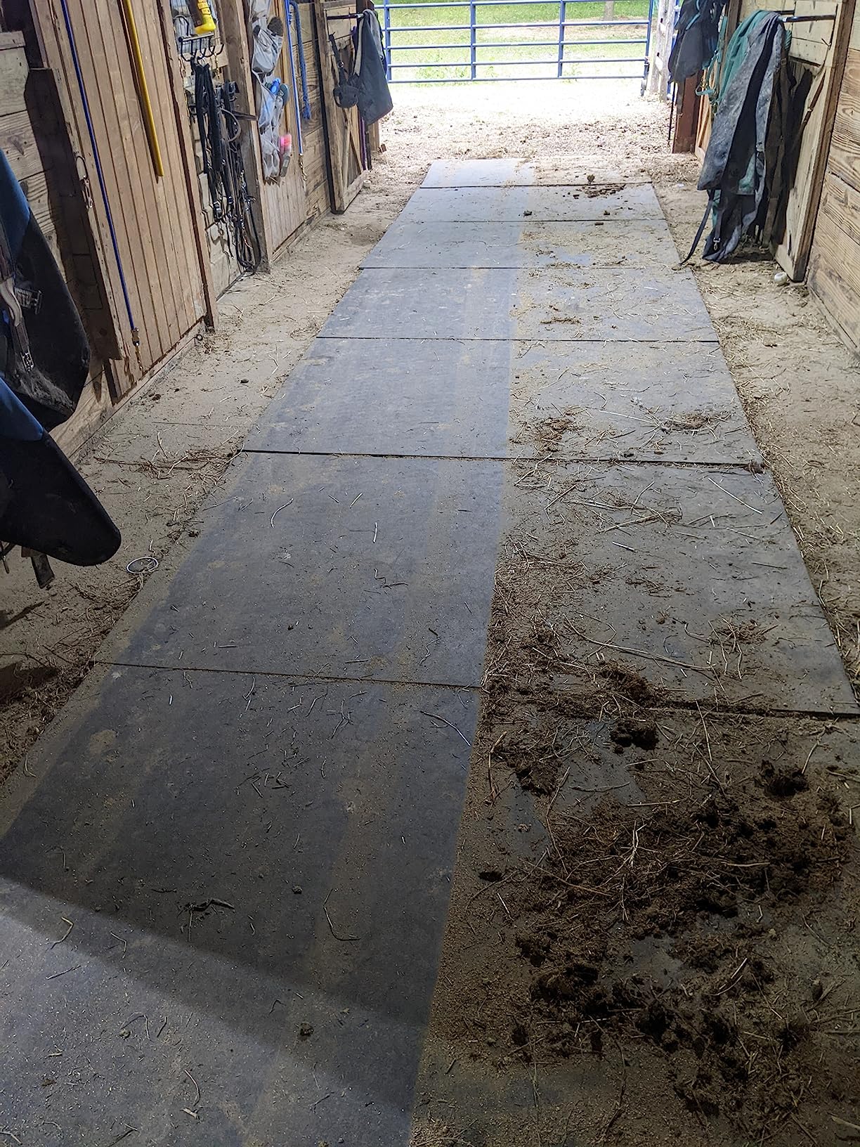 KÄRCHER Pro Walk Behind Outdoor Push Sweeper, KM 70/20 C 2SB, Two Bristle Brushes, Sweeps up to 20,000 ft²/h - 11 Gallon Capacity - for Commercial Use in Warehouses, Workshops, and More customer photo 2