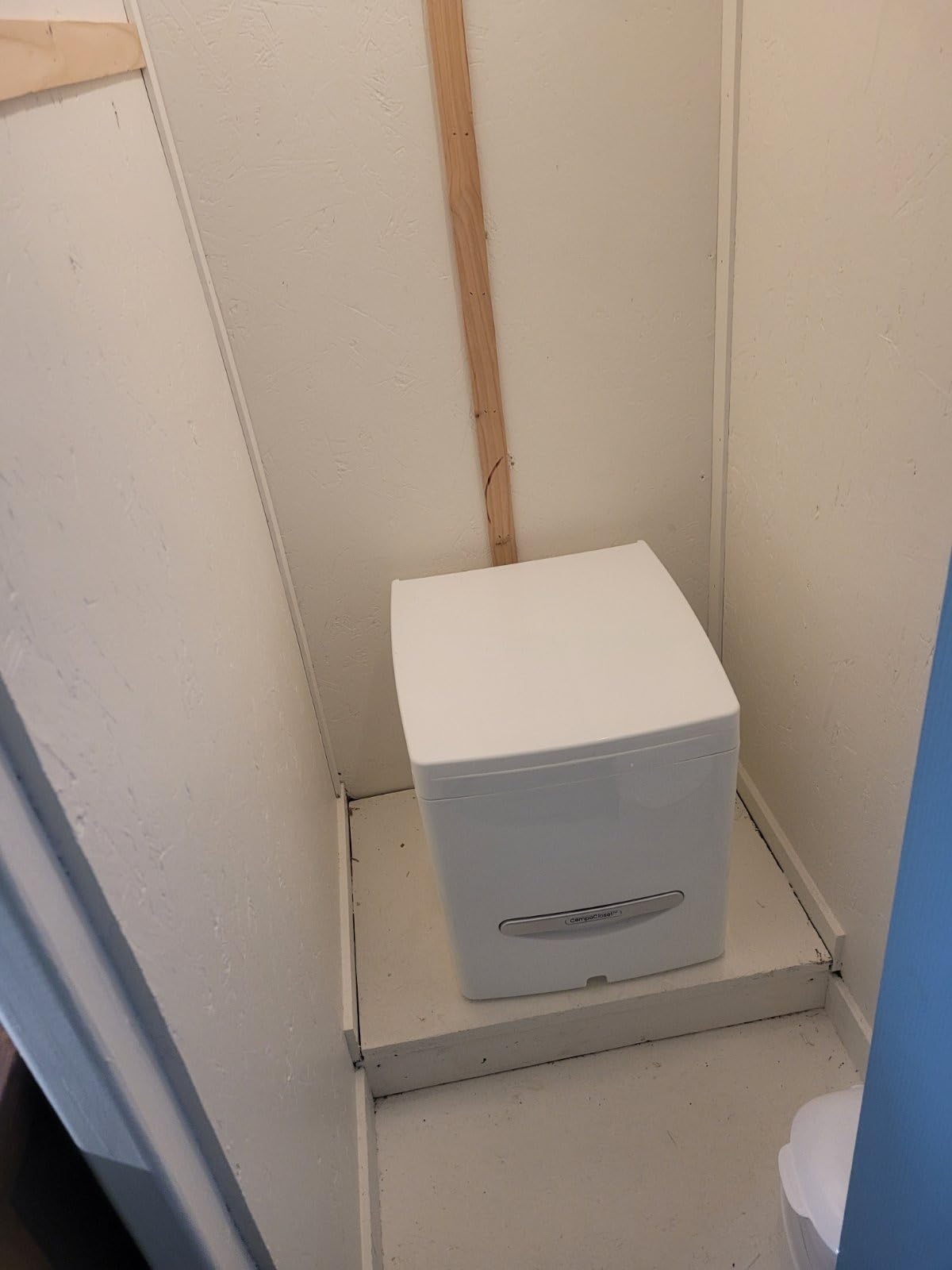 Cuddy Lite Portable Compost Toilet - for Camping, RVs, Campervans, Boats & Tiny Houses - LED Full Indicator, Liquid-Diverting customer photo 1