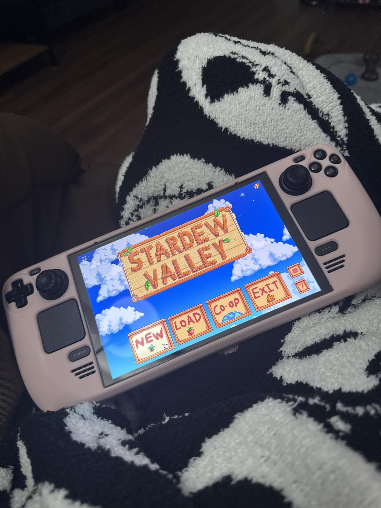 Steam Deck OLED 512GB Handheld Gaming Console - Featuring A High Dynamic Range Screen, A Longer-lasting Battery, Faster Downloads customer photo 2