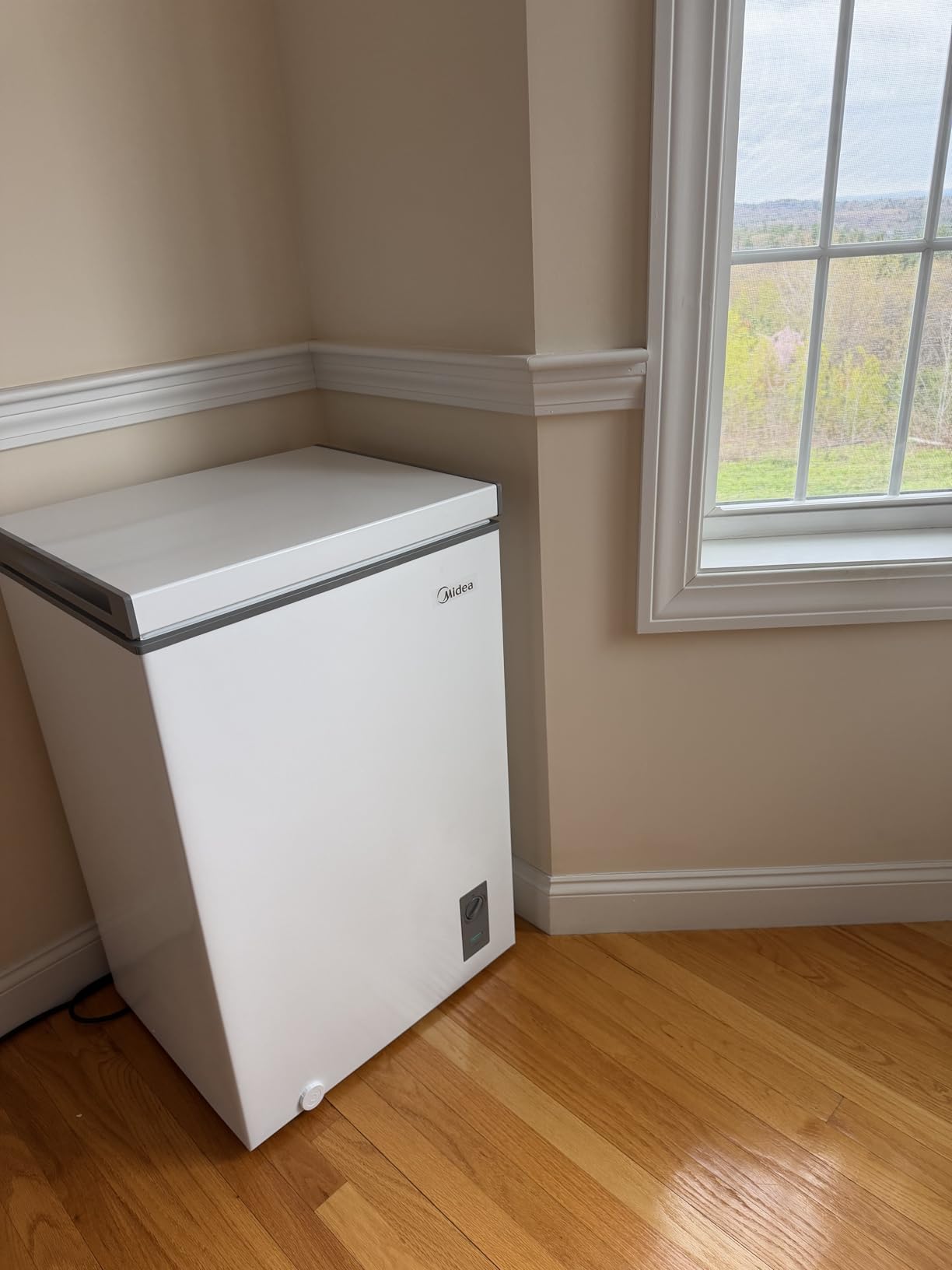 Midea MERC07C4BAWW Chest Freezer, 7.0 Cubic Feet, White customer photo 2