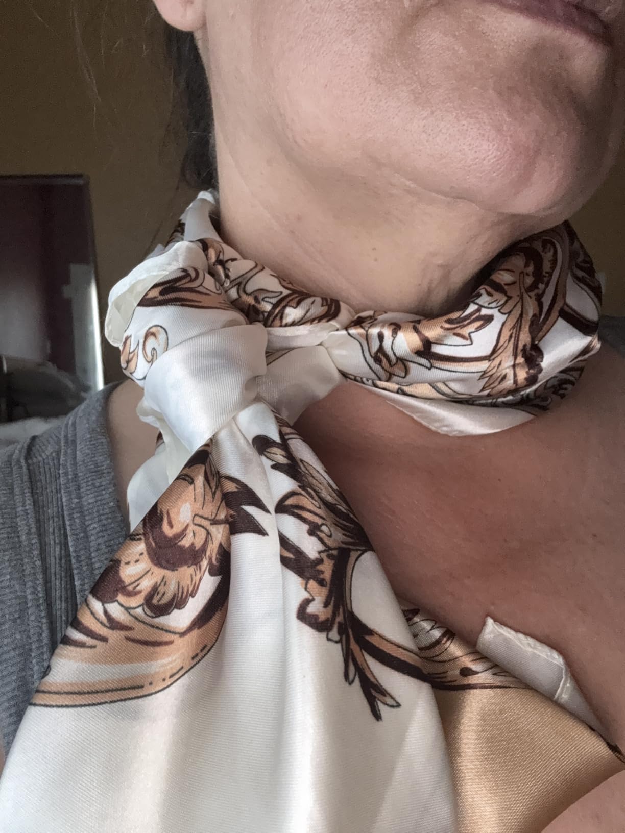RIIQIICHY Head Scarf for Women Like Silk Scarf Hair Scarf Printed Square Scarf Bandanas for Women 35 Inches customer photo 2
