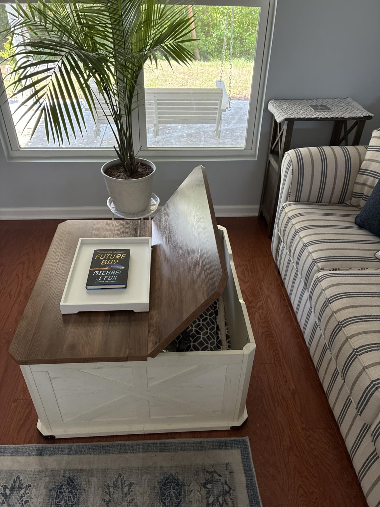 VASAGLE LIRY Collection - Farmhouse Coffee Table with Storage, Square Coffee Table for Living Room, Center Table with Flip-Top Lids, Honey Brown and Rustic White ULCT232W73 customer photo 1