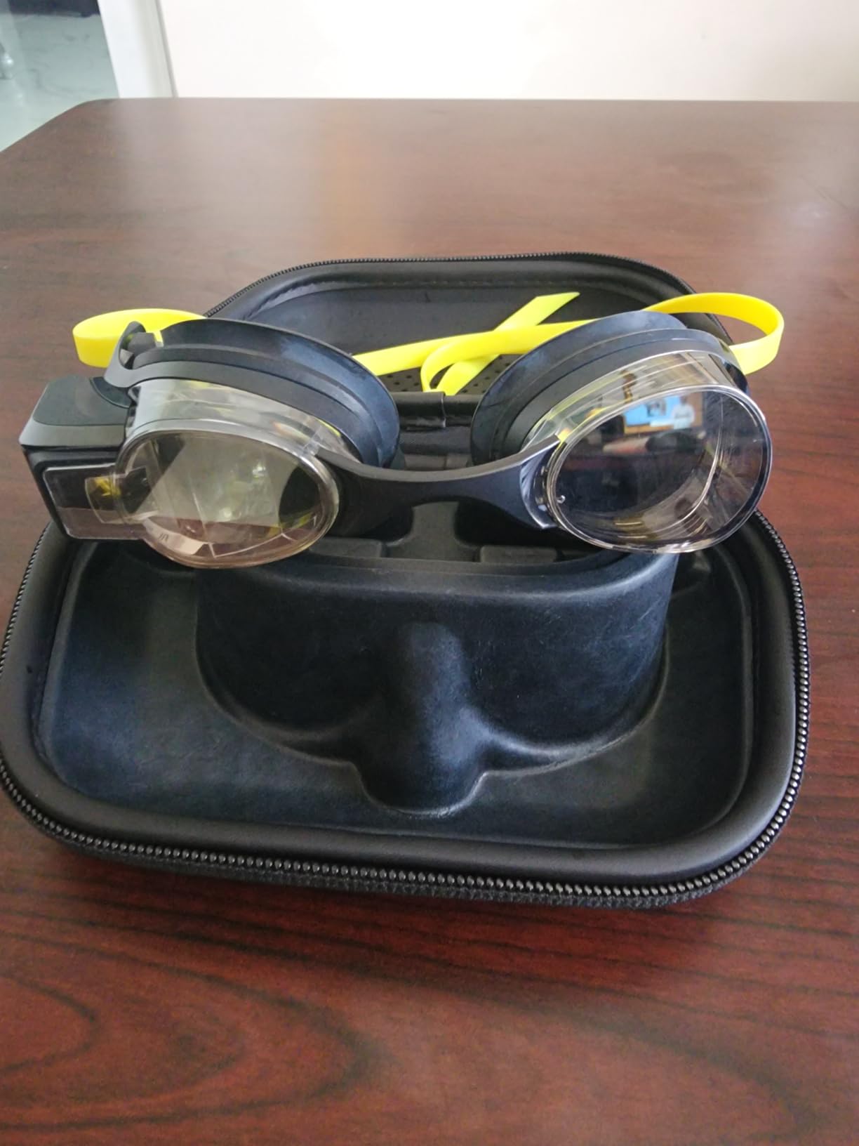 FORM Smart Swim 2 - Goggles with AR Real-Time Display, Swim Tracking customer photo 2