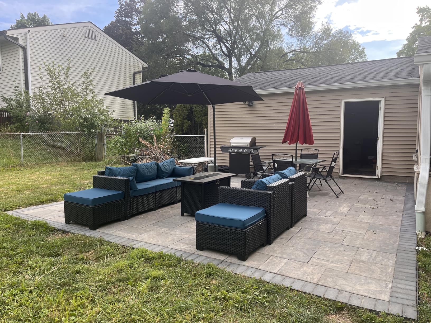 Best Choice Products 10ft Offset Cantilever Hanging Market Patio Umbrella, 8 Sturdy Ribs, Easy Adjustment - Fog Gray customer photo 1
