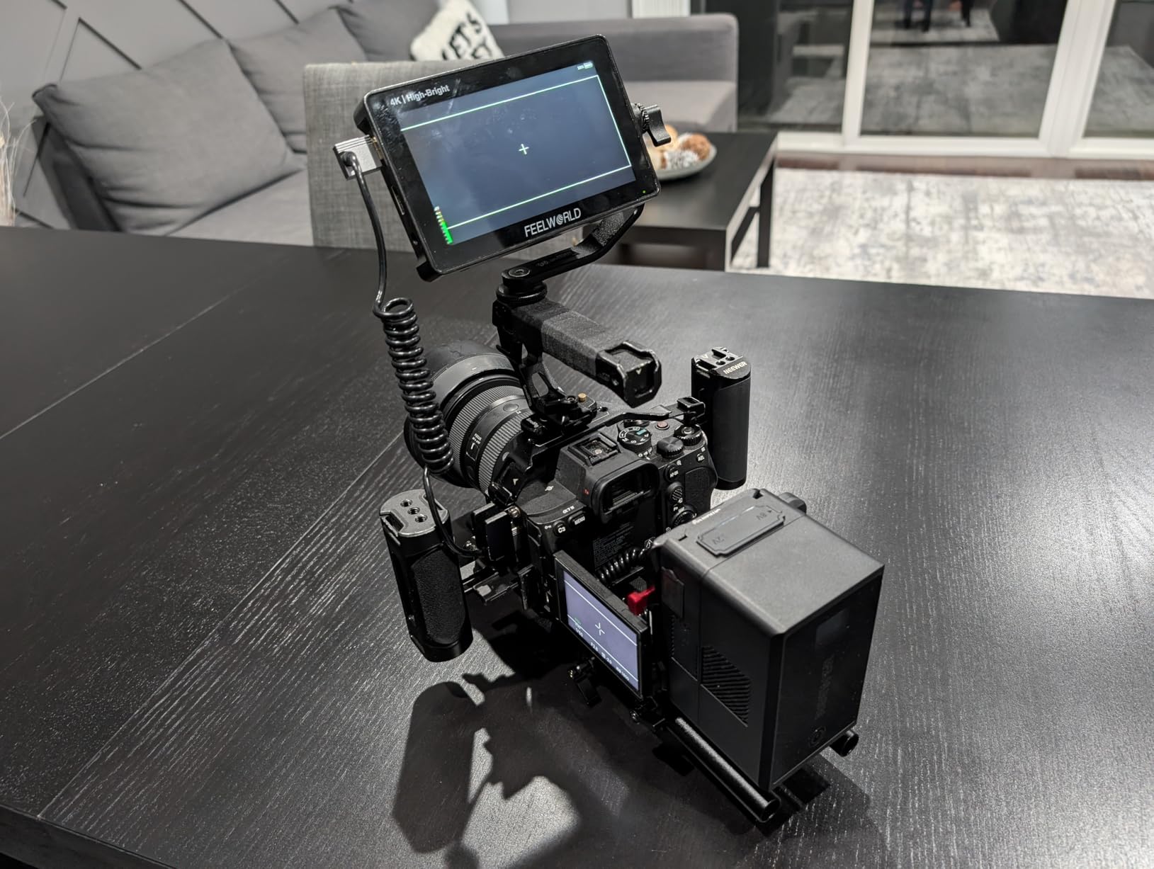 Neewer V Mount Battery PS150E, 150Wh 10350mAh 14.54V, 100W PD USB C Fast Charging, D Tap/USB C/USB A/BP/Dual DC Ports customer photo 2