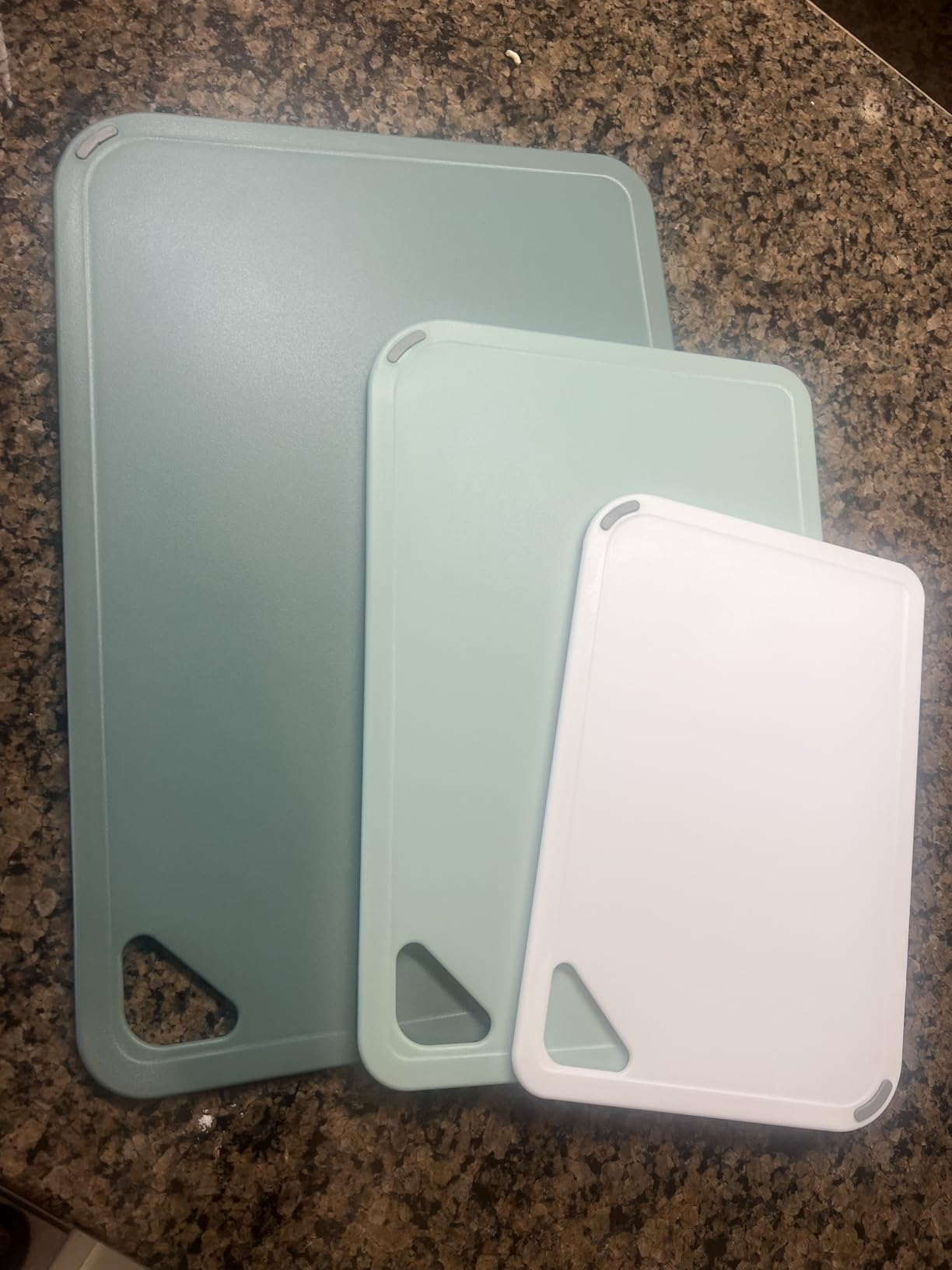 THETCHRY Plastic Cutting Board Set of 3-Cutting Boards for Kitchen BPA Free, Large-Small Chopping Boards Non-Slip for Cooking Camping Dishwasher Safe, Reversible, with Grip Handle, 15
