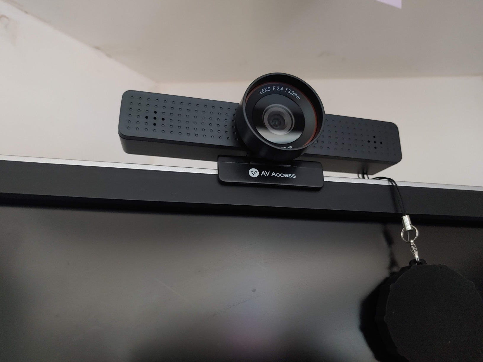 AV Access Conference Room Camera, Cascaded Up to 3 Mics for Large Room, 120° FOV 4K Webcam with 4 Microphones, Auto Framing, Speaker Tracking, Video Bar with 3.5mm Audio Out Dual Stereo Speakers customer photo 2