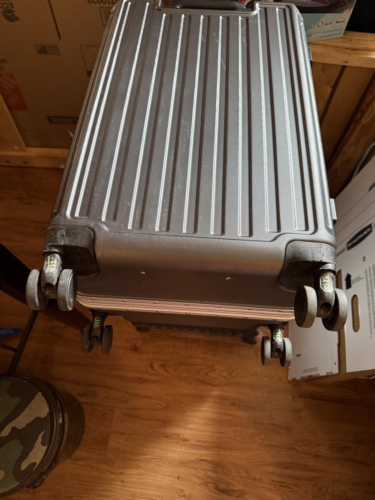Checked Suitcase with Spinner Wheels, 8010S Aluminum Frame Zipperless Polycarbonate Hard Shell Suitcase (ZX-Core, Charcoal Metallic, 28 Inch) customer photo 1