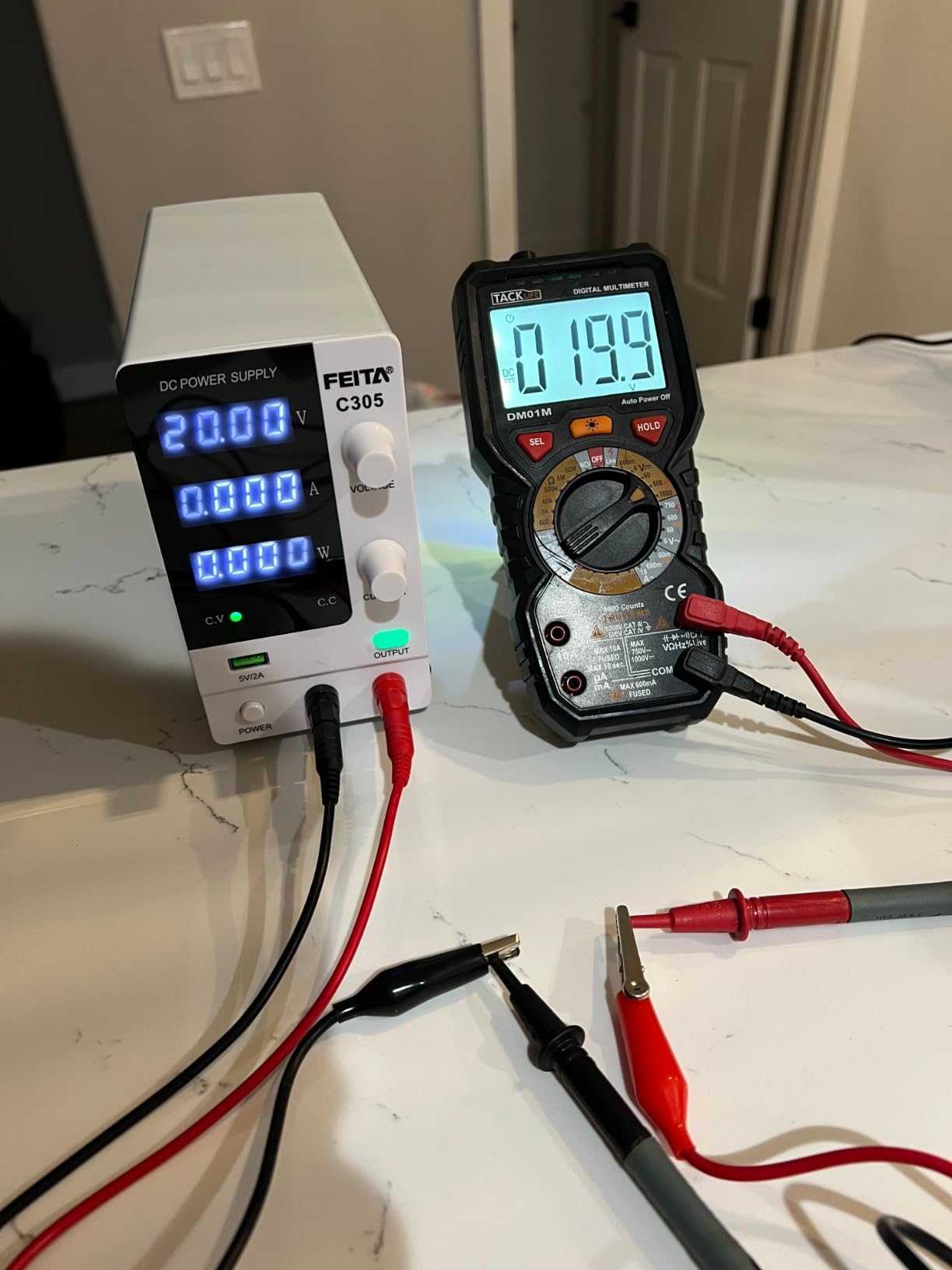 FEITA DC Power Supply Variable, 30V 5A Adjustable High Precision Bench Lab Power Supplies with 4-Digits LED Display, Encoder Knob, Output Switch/OCP, USB Interface for Anodizing & Electroplating Kit customer photo 1