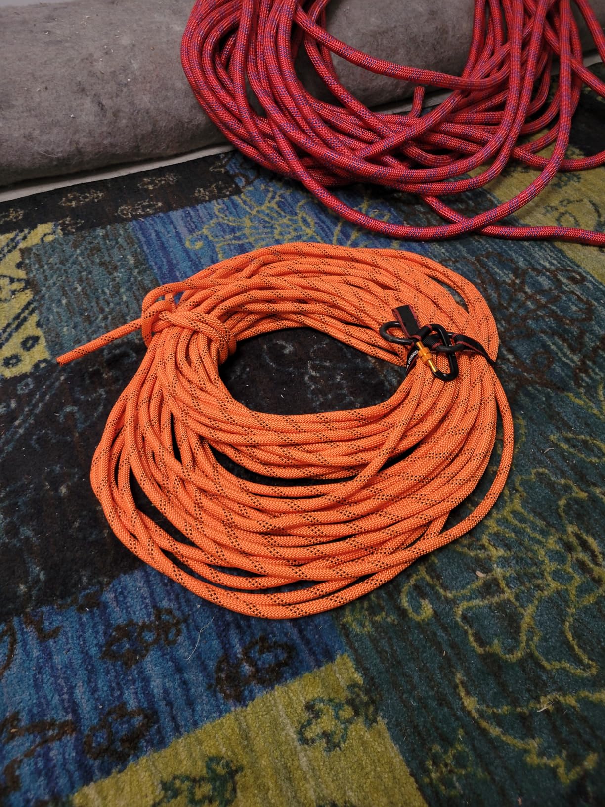 VEVOR Double Braided Polyester Rope, 3/4 in x 220 ft, 24 Strands, 20000 LBS Breaking Strength Outdoor Climbing Rope, Arborist Rigging Rope for Rock Hiking Camping Swing Rappelling Rescue, Orange/Black customer photo 2
